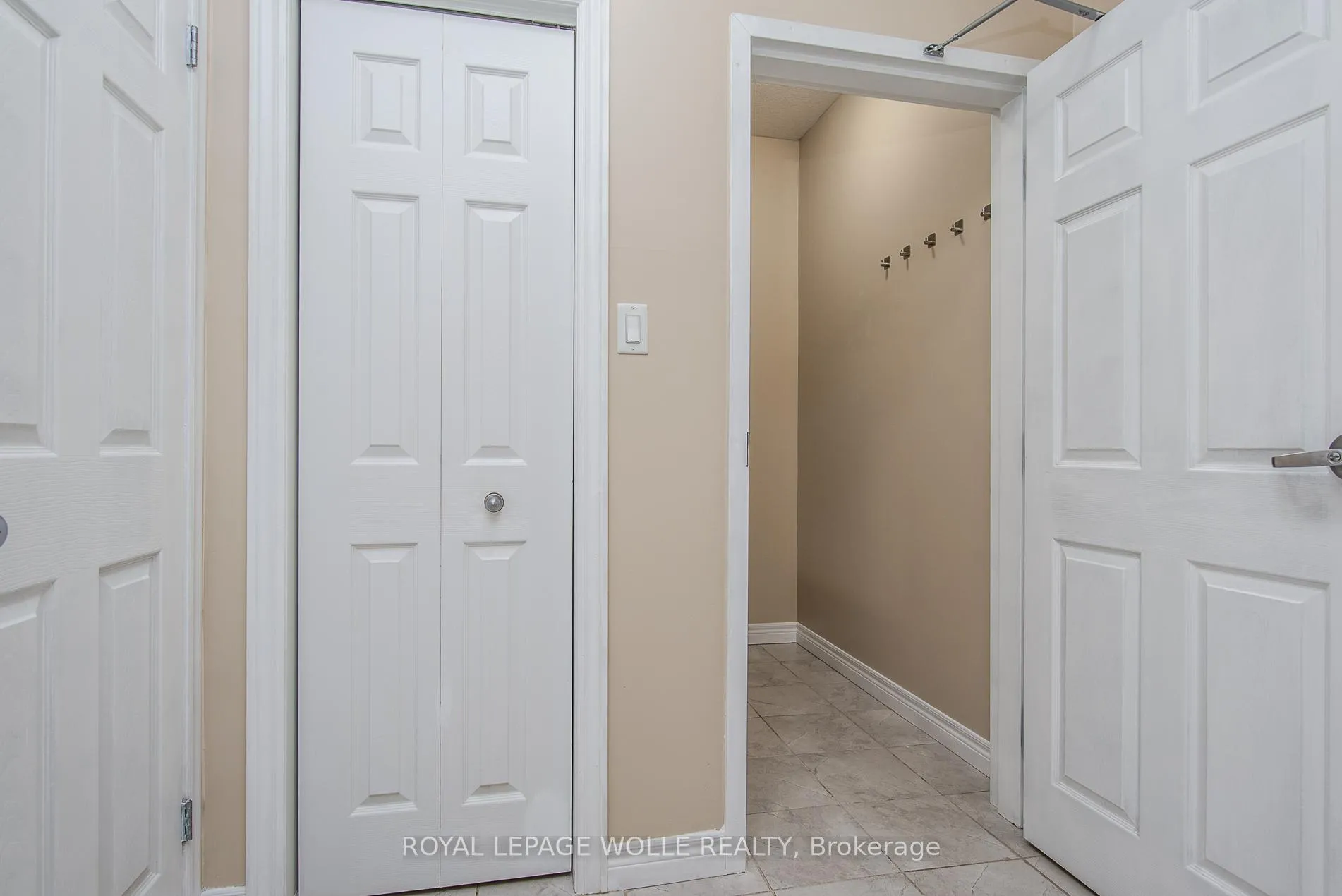 Photo 3 of Unit H3, 70 Willowrun Drive, Kitchener — HOMEH