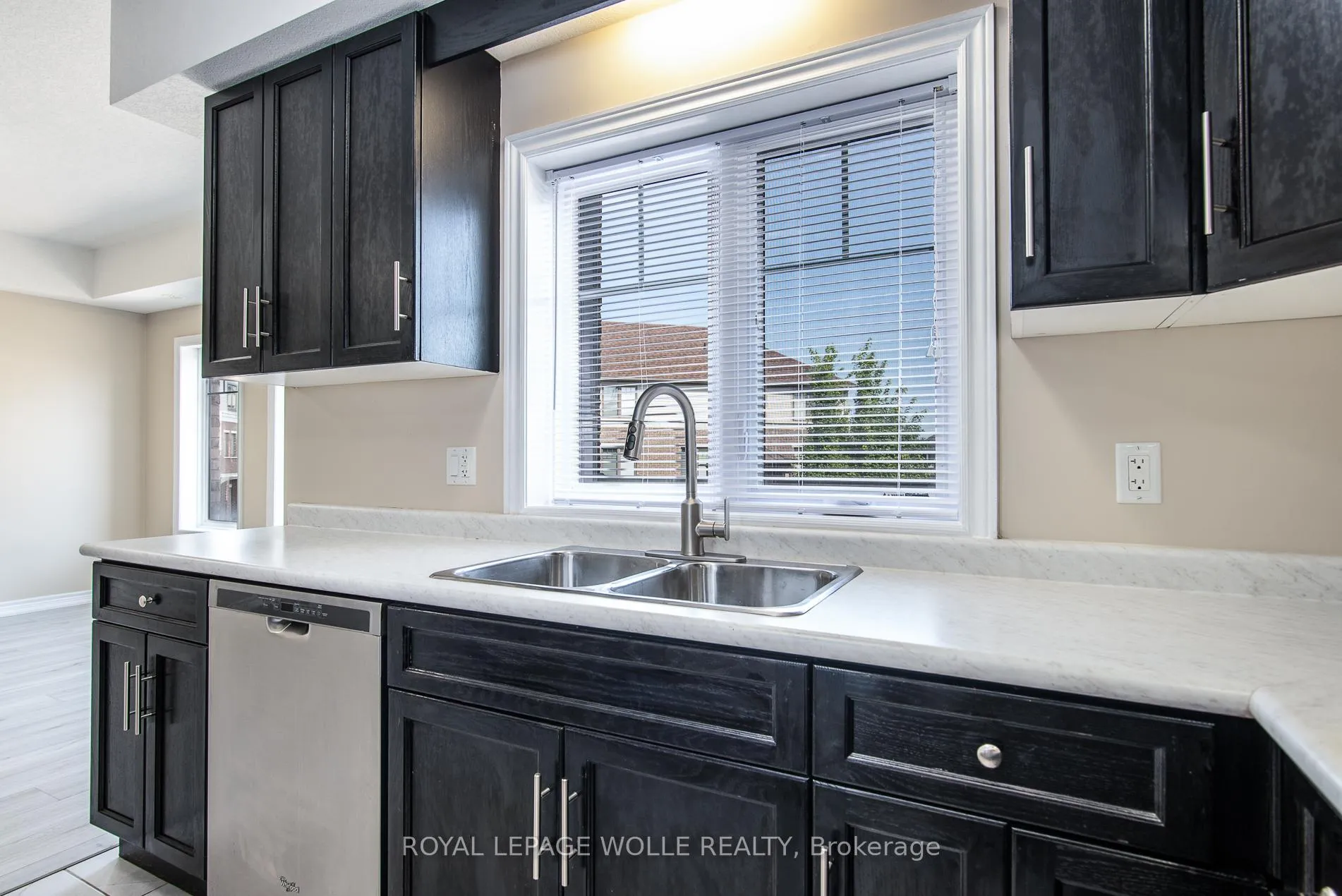 Photo 8 of Unit H3, 70 Willowrun Drive, Kitchener — HOMEH