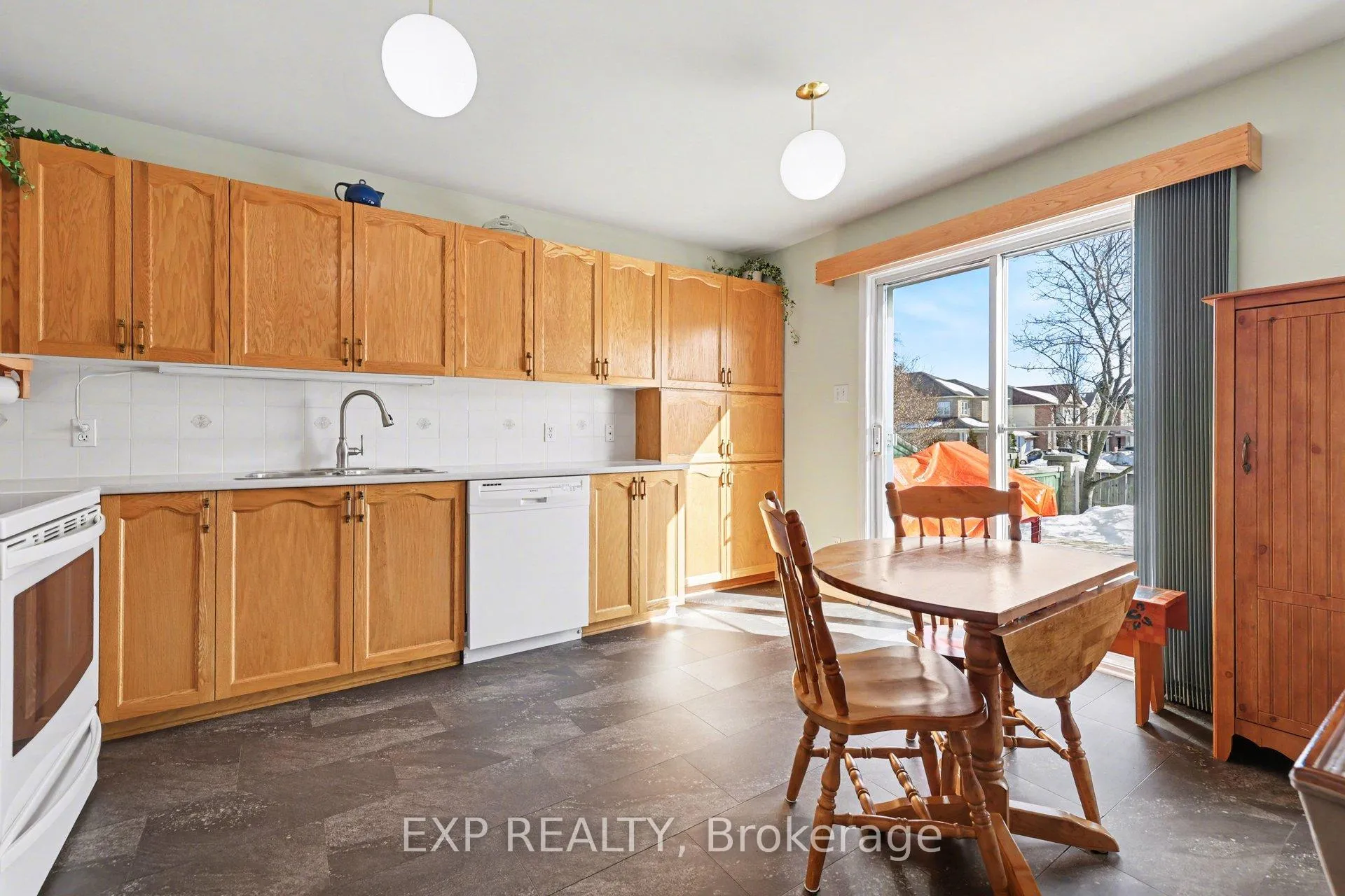 Photo 10 of 176 Windhurst Drive, Ottawa, Barrhaven East — HOMEH
