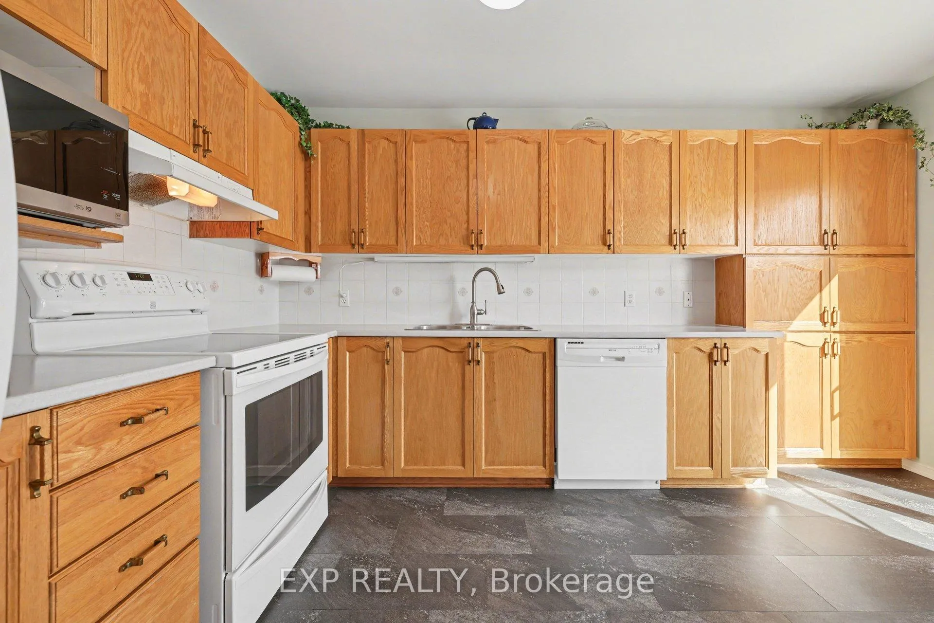 Photo 11 of 176 Windhurst Drive, Ottawa, Barrhaven East — HOMEH