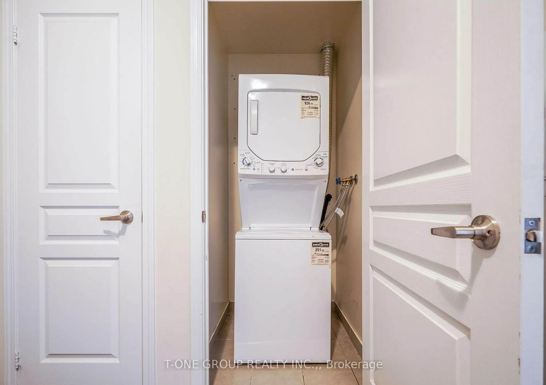 Photo 13 of Unit 1511, 352 Front Street W, Toronto, Waterfront Communities — HOMEH