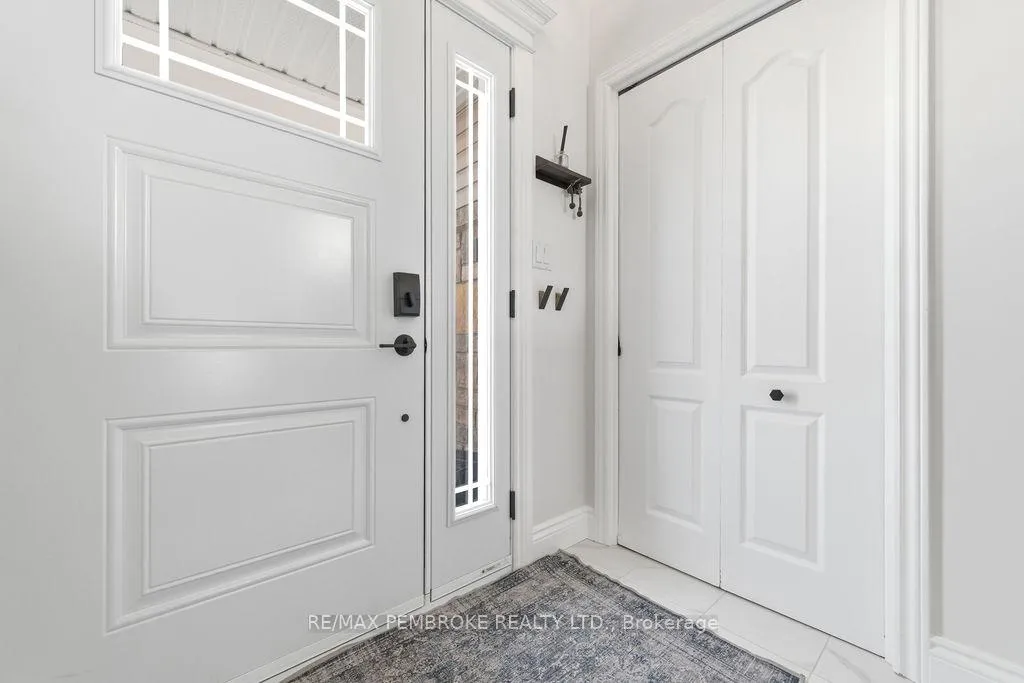 Photo 5 of 11 William Thomas Drive, Petawawa — HOMEH