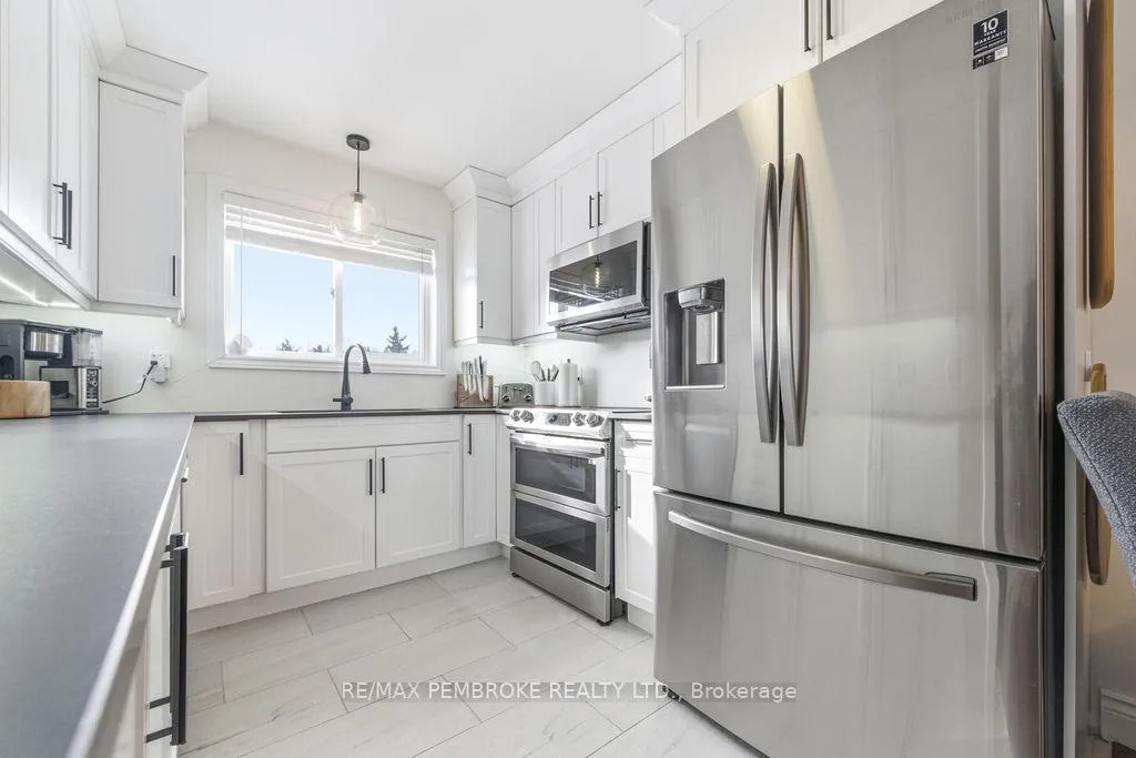 Photo 10 of 11 William Thomas Drive, Petawawa — HOMEH