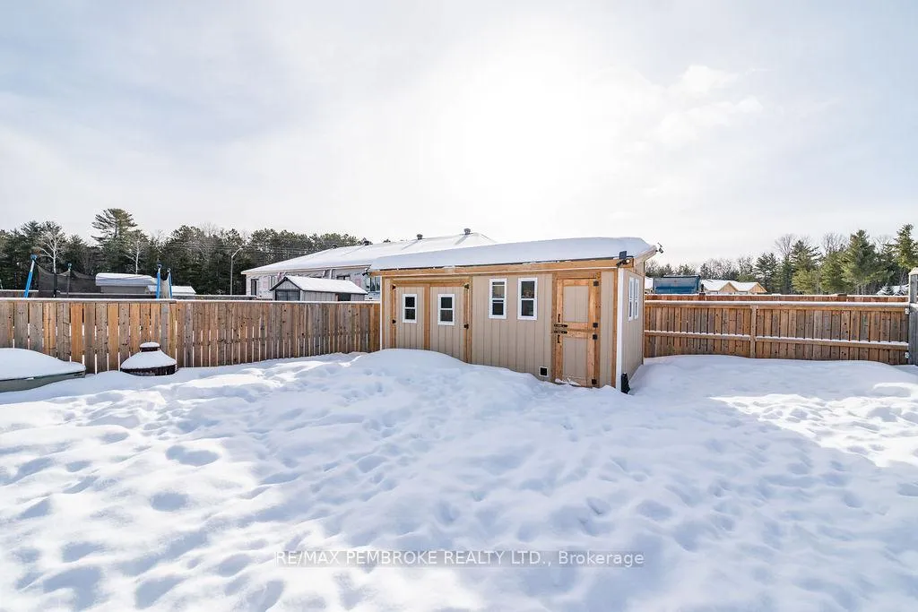 Photo 34 of 11 William Thomas Drive, Petawawa — HOMEH