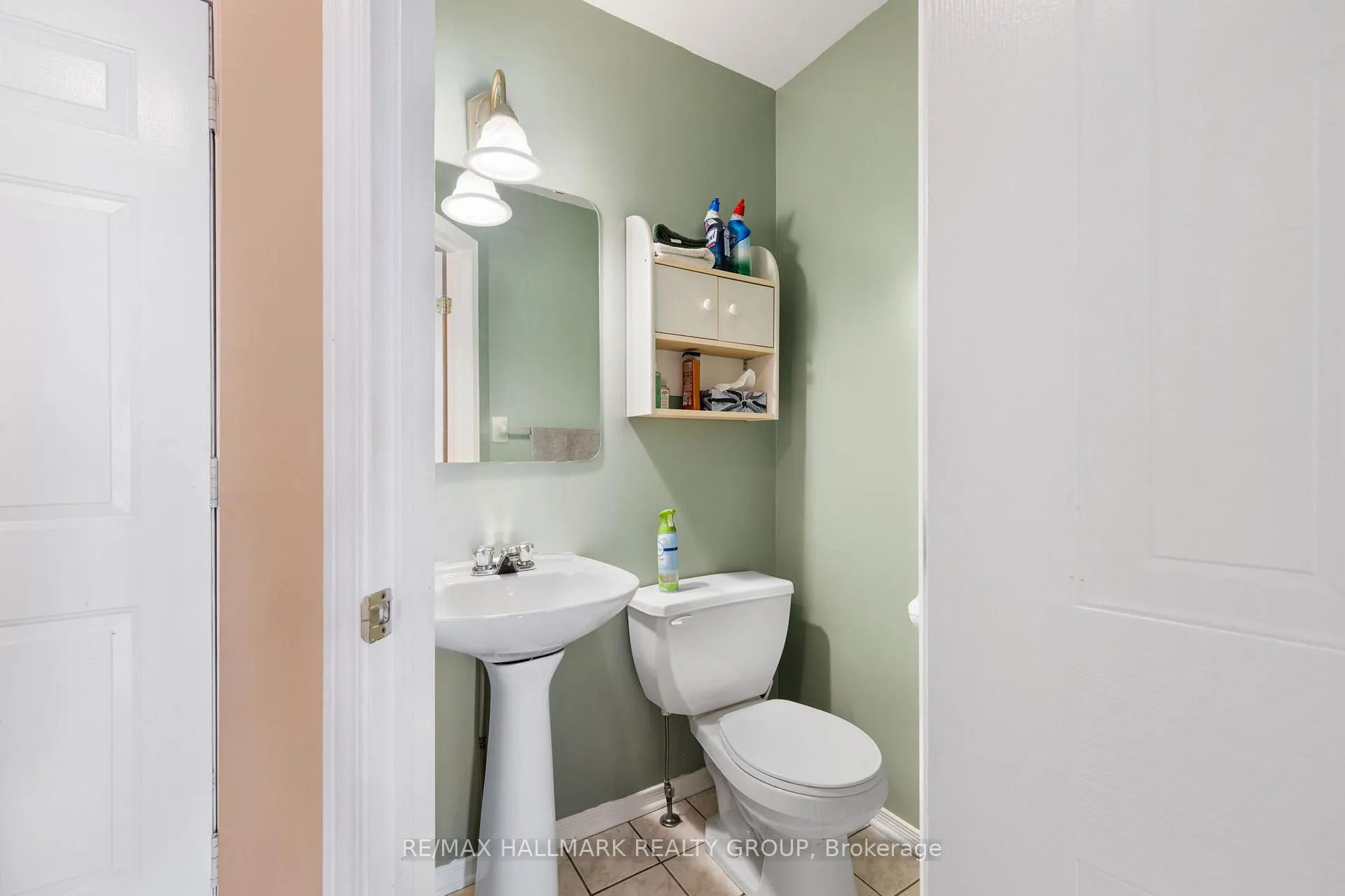 Photo 5 of 857 Nesting Way NW, Ottawa, Fallingbrook/Gardenway South — HOMEH