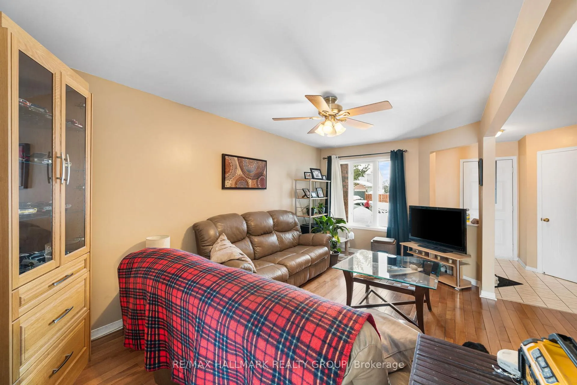Photo 10 of 857 Nesting Way NW, Ottawa, Fallingbrook/Gardenway South — HOMEH