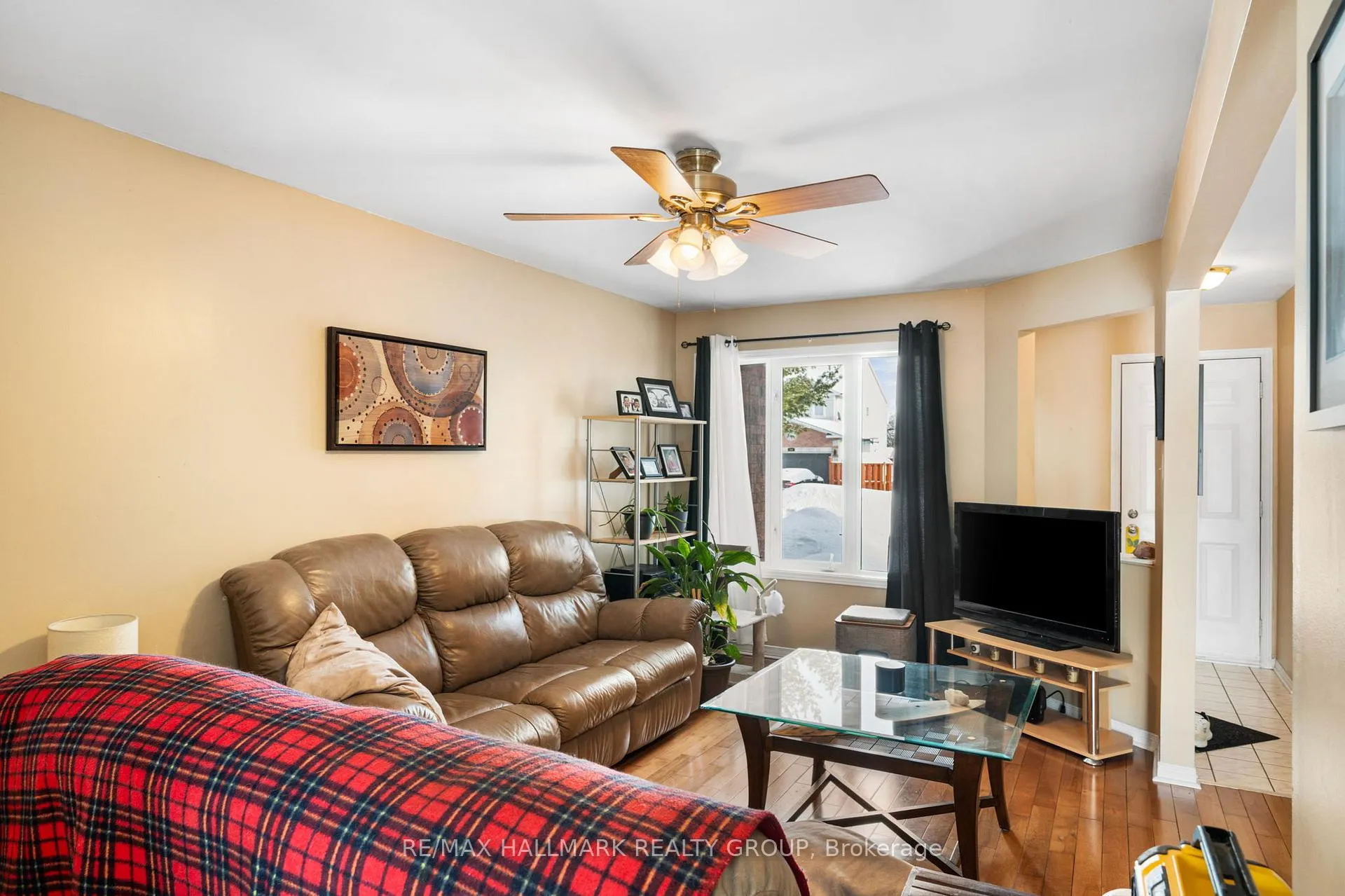 Photo 11 of 857 Nesting Way NW, Ottawa, Fallingbrook/Gardenway South — HOMEH