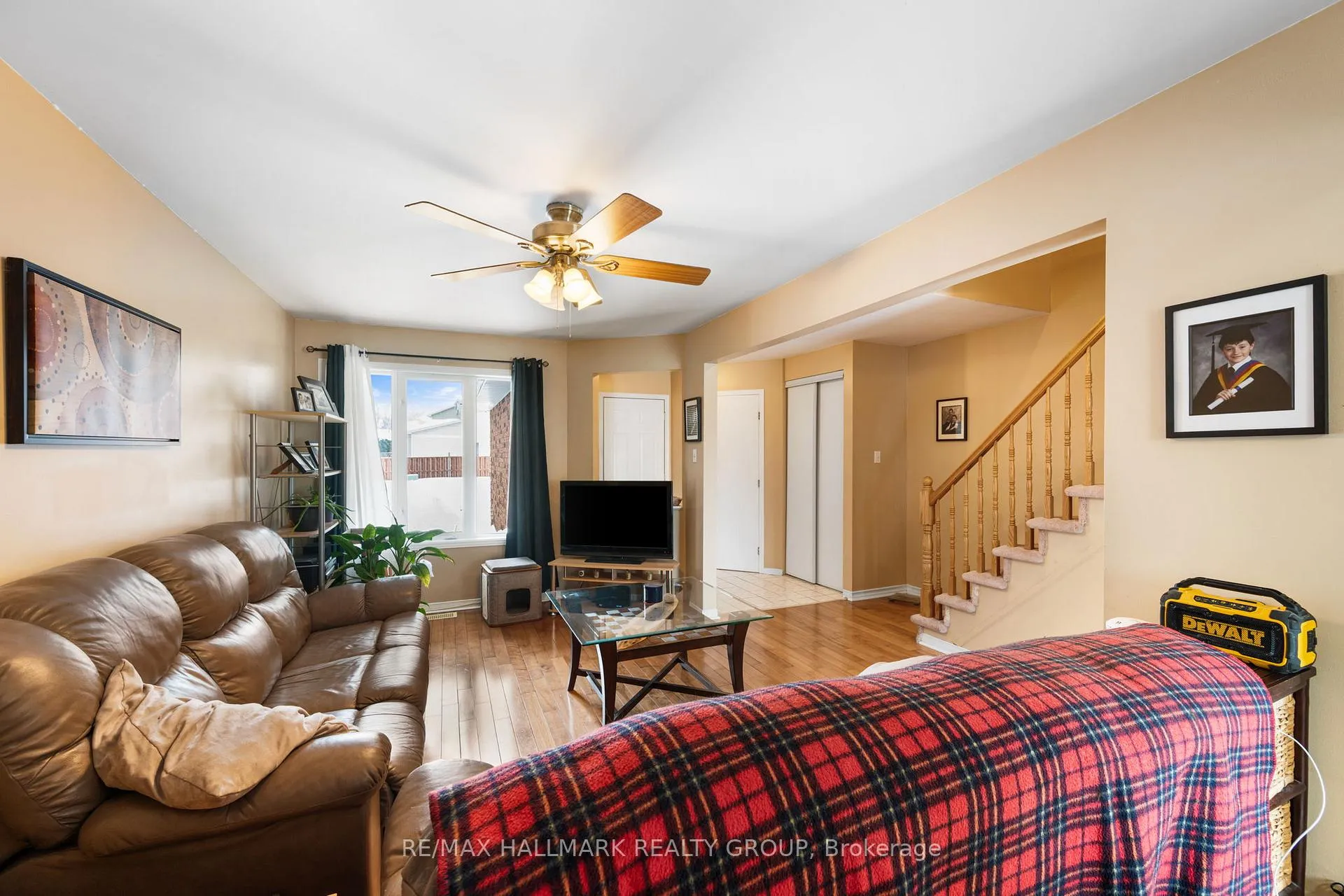 Photo 12 of 857 Nesting Way NW, Ottawa, Fallingbrook/Gardenway South — HOMEH