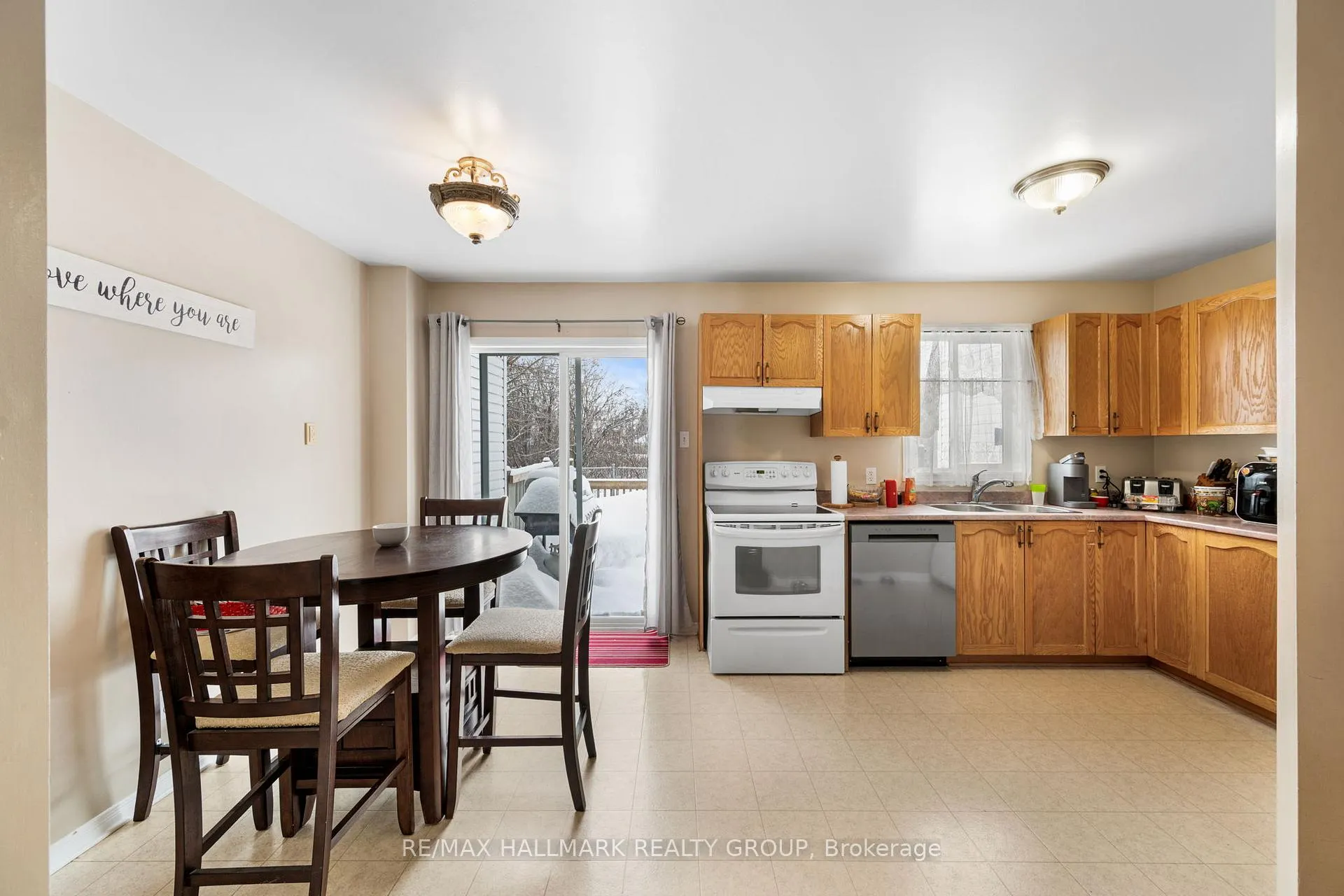 Photo 13 of 857 Nesting Way NW, Ottawa, Fallingbrook/Gardenway South — HOMEH