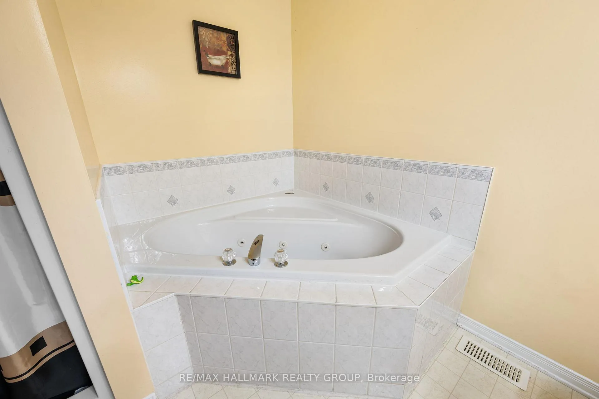 Photo 26 of 857 Nesting Way NW, Ottawa, Fallingbrook/Gardenway South — HOMEH