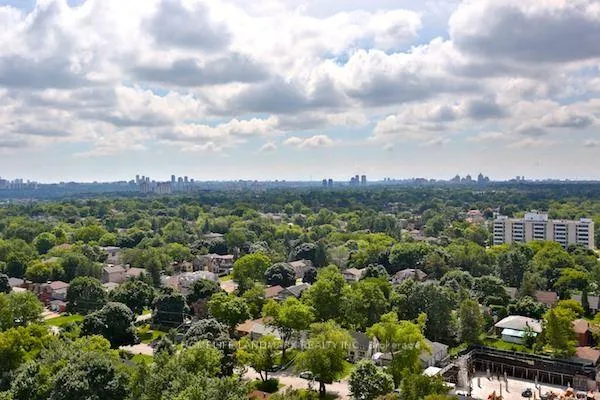 Photo 11 of Unit 1727, 7161 Yonge Street, Markham, Thornhill — HOMEH