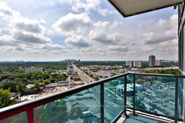Photo 13 of Unit 1727, 7161 Yonge Street, Markham, Thornhill — HOMEH