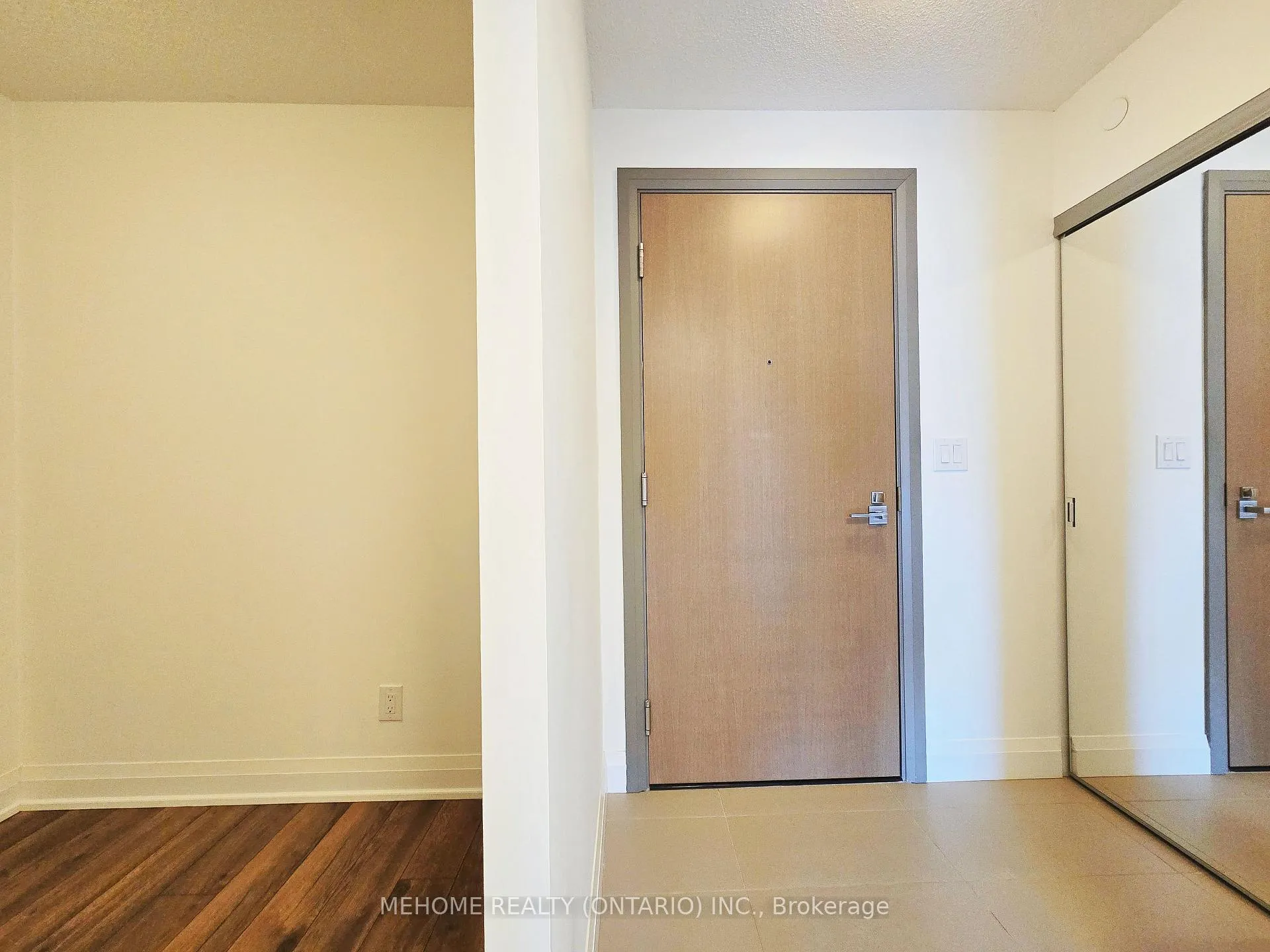 Photo 11 of Unit 708, 18 Uptown Drive, Markham, Unionville — HOMEH