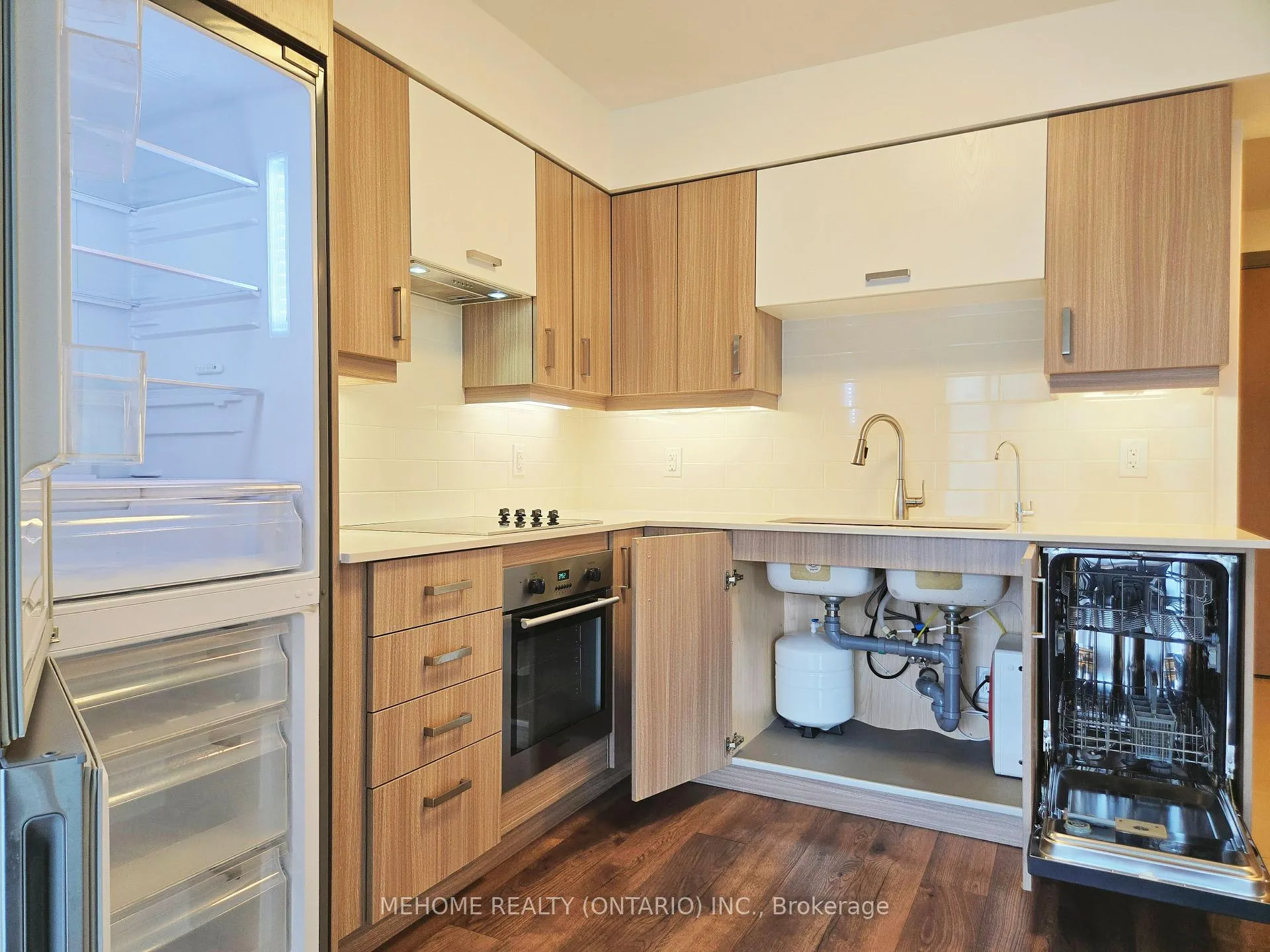 Photo 18 of Unit 708, 18 Uptown Drive, Markham, Unionville — HOMEH