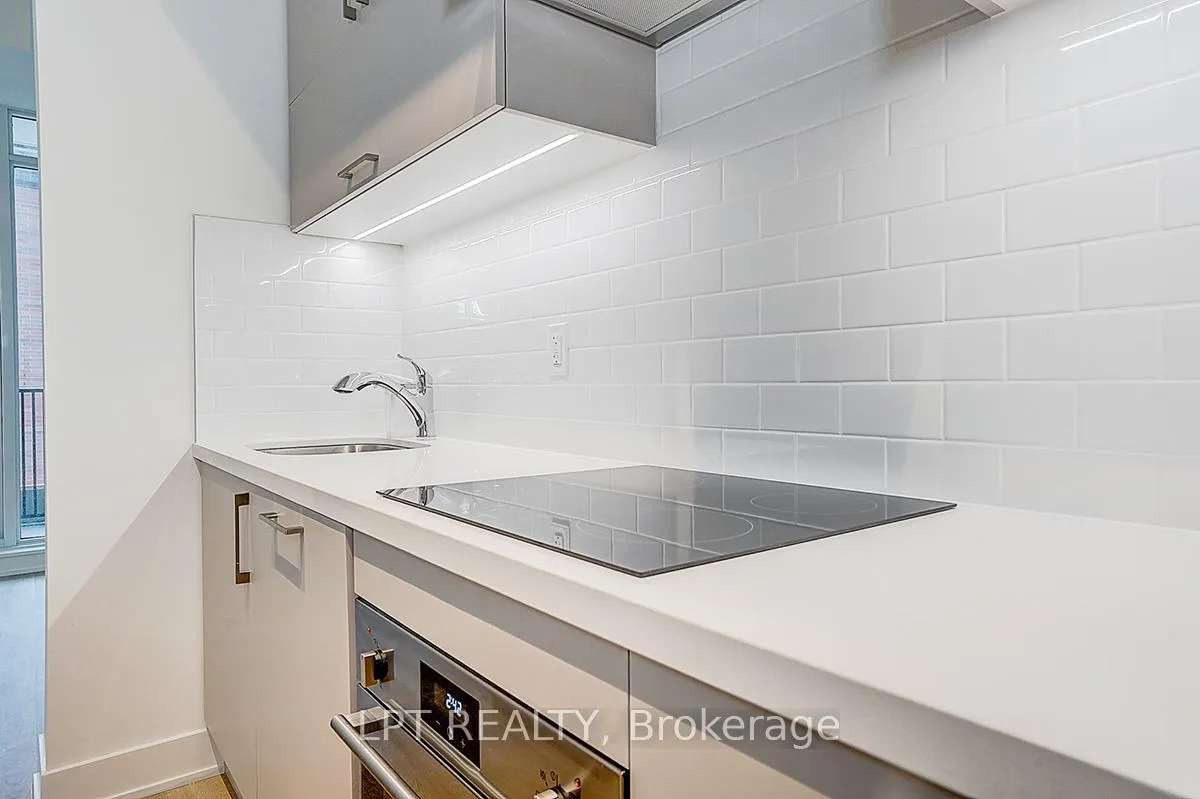 Photo 8 of Unit Suite 914, 56 Andre de Grasse Street, Markham, Unionville — HOMEH