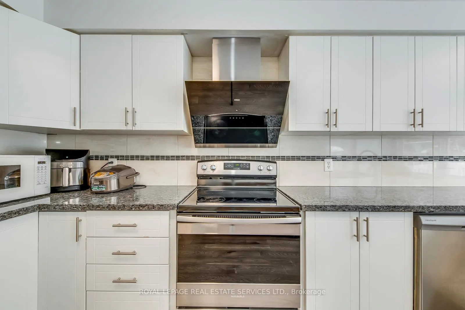 Photo 23 of 68 Nadine Crescent, Markham, Unionville — HOMEH