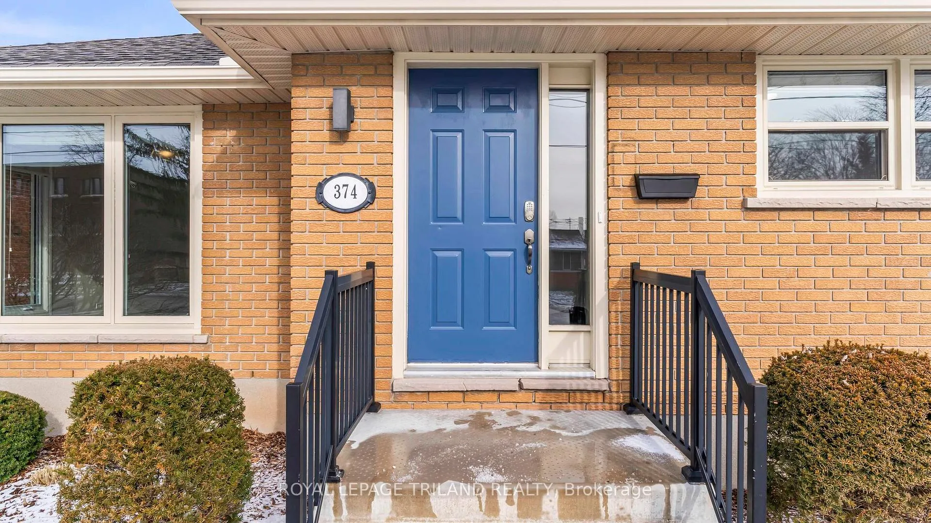 Photo 3 of 374 Elm Street, St. Thomas — HOMEH