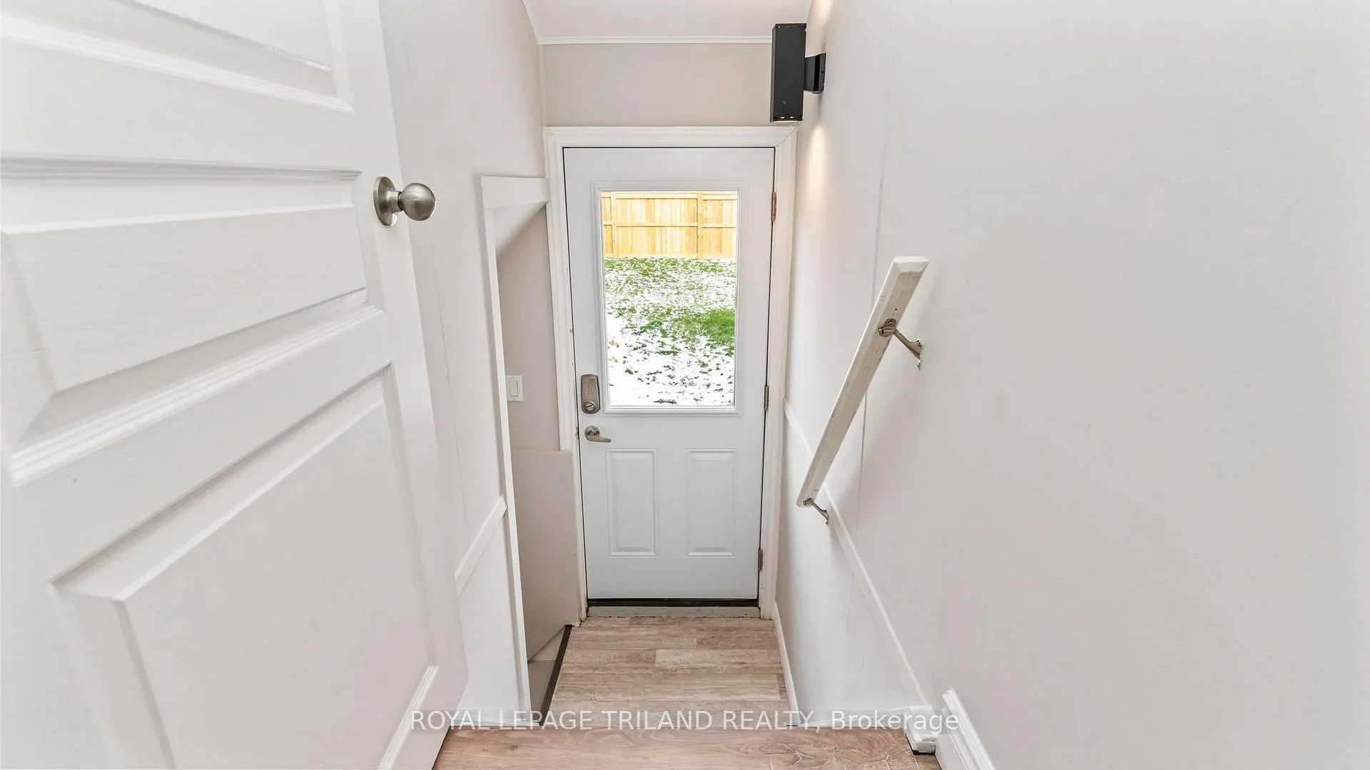 Photo 25 of 374 Elm Street, St. Thomas — HOMEH