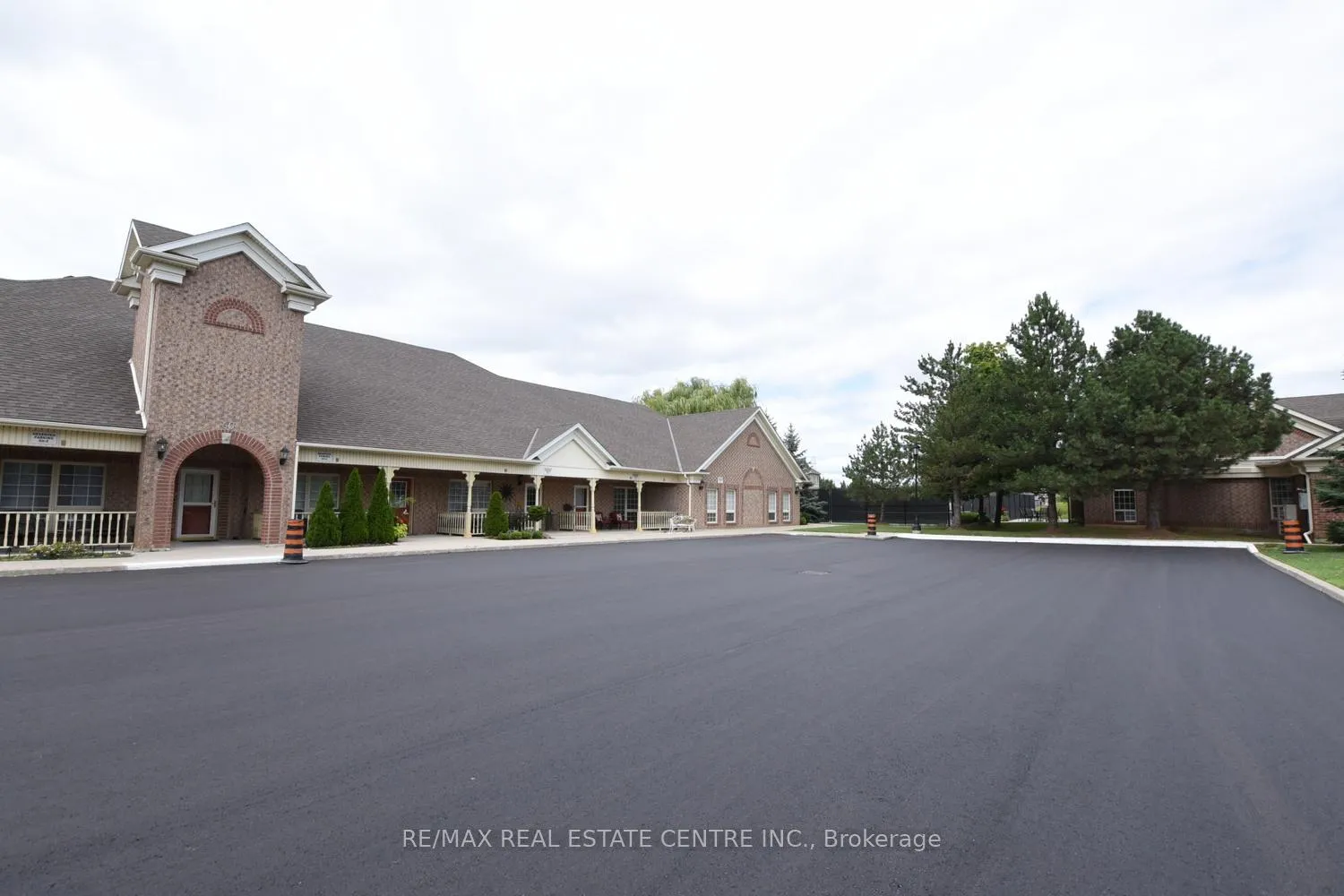 Photo 2 of Unit 2, 60 Natalia Avenue, Hamilton, Mount Hope — HOMEH