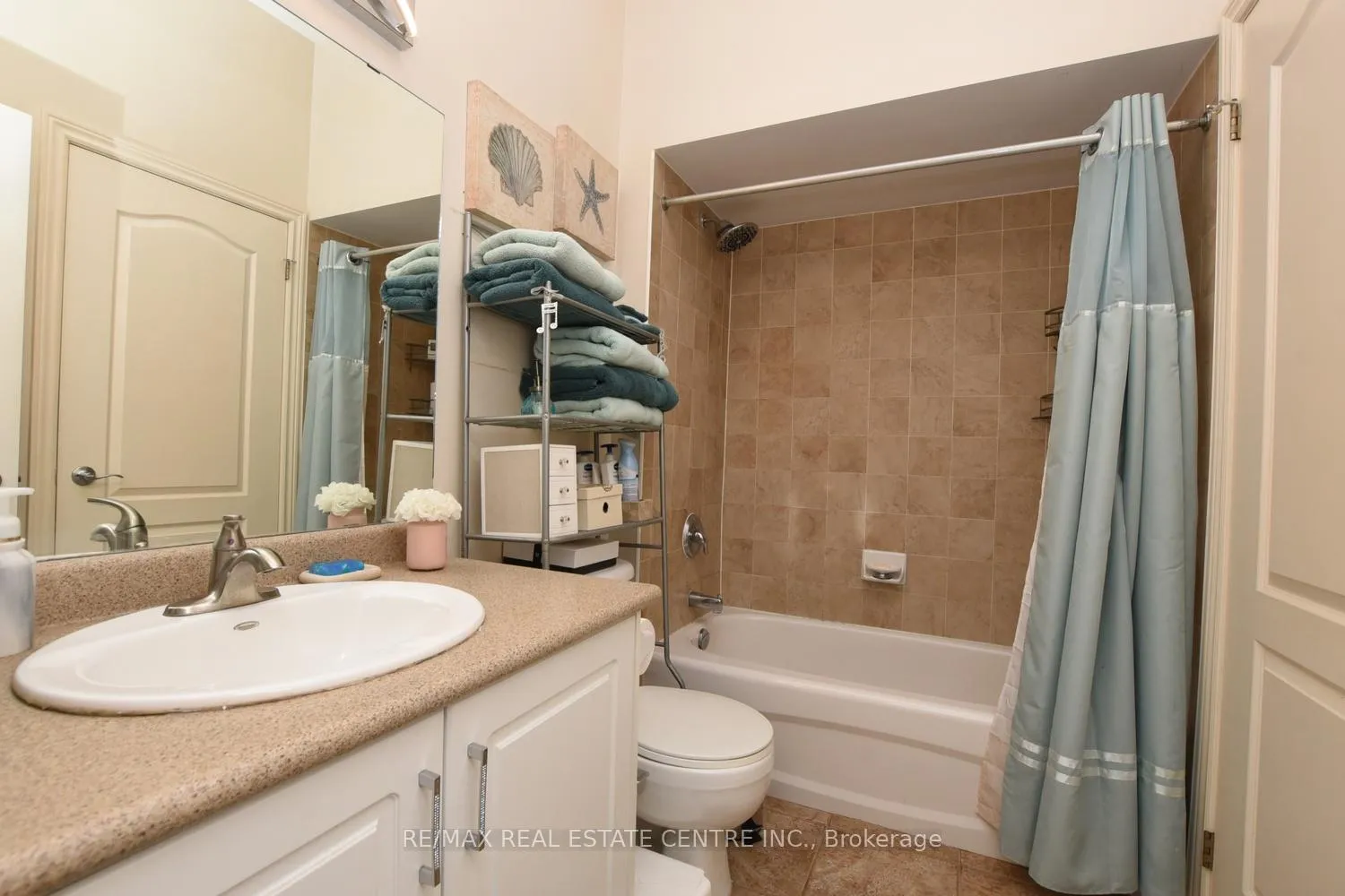 Photo 19 of Unit 2, 60 Natalia Avenue, Hamilton, Mount Hope — HOMEH