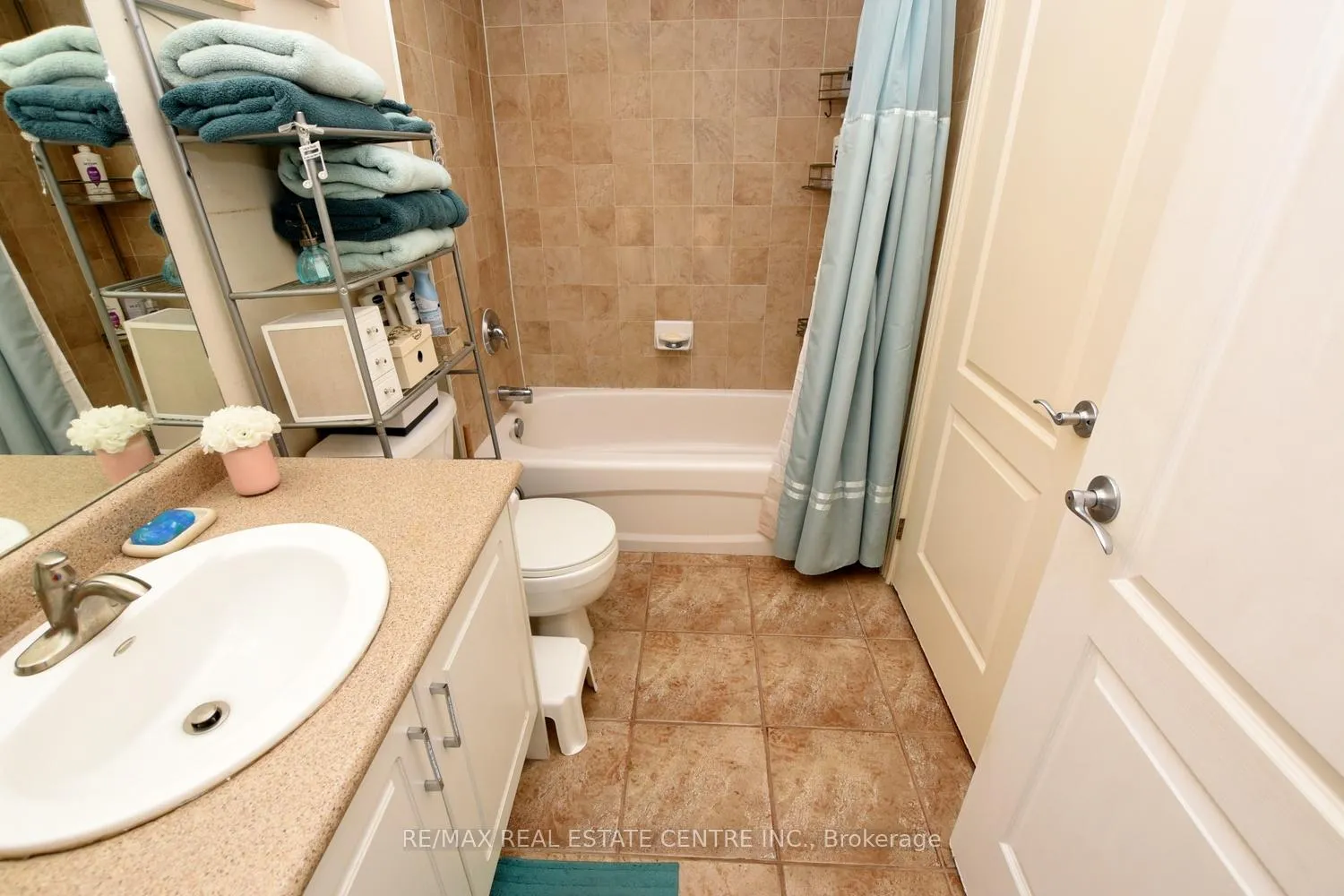 Photo 20 of Unit 2, 60 Natalia Avenue, Hamilton, Mount Hope — HOMEH