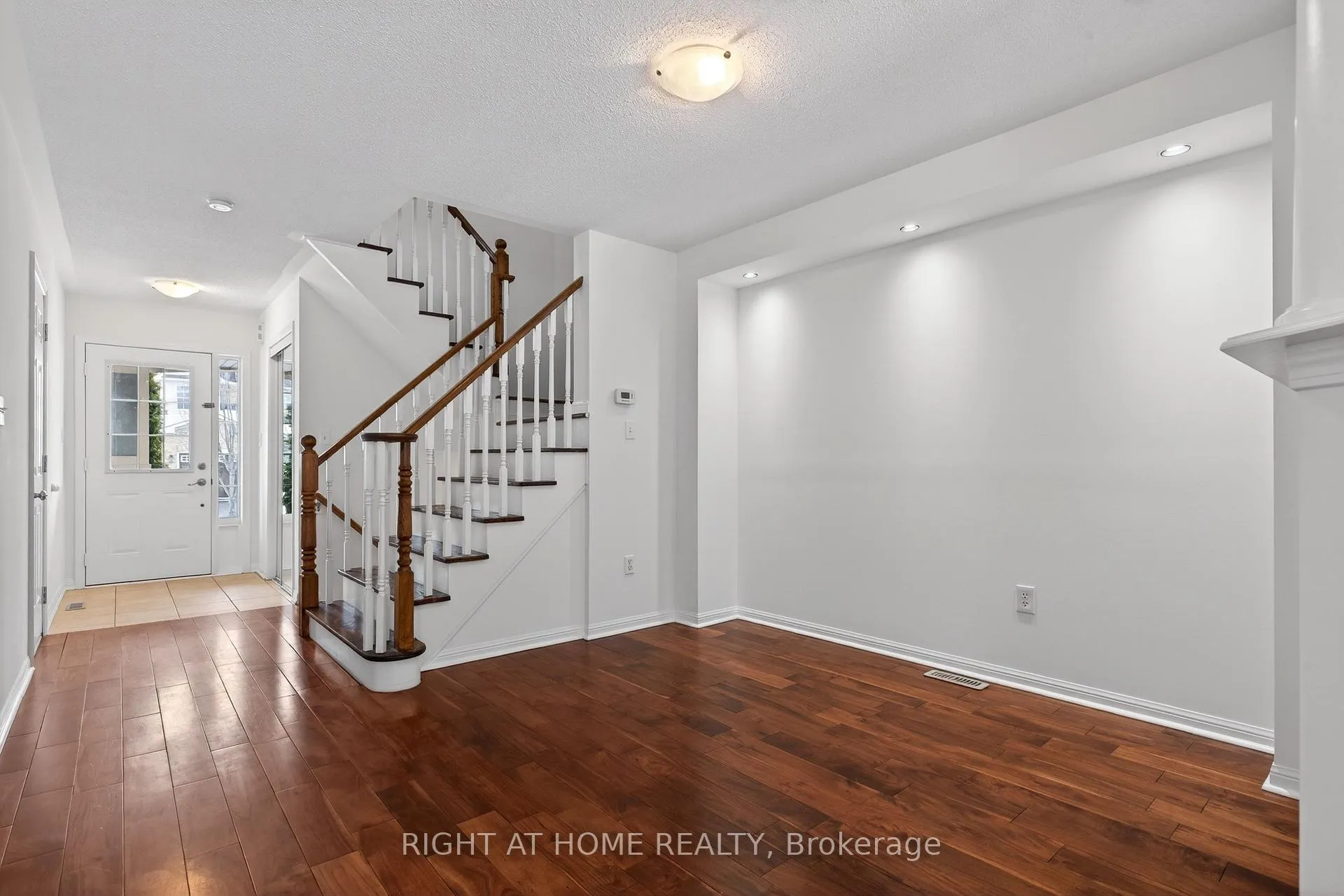 Photo 7 of 4063 Donnic Drive, Burlington, Alton — HOMEH