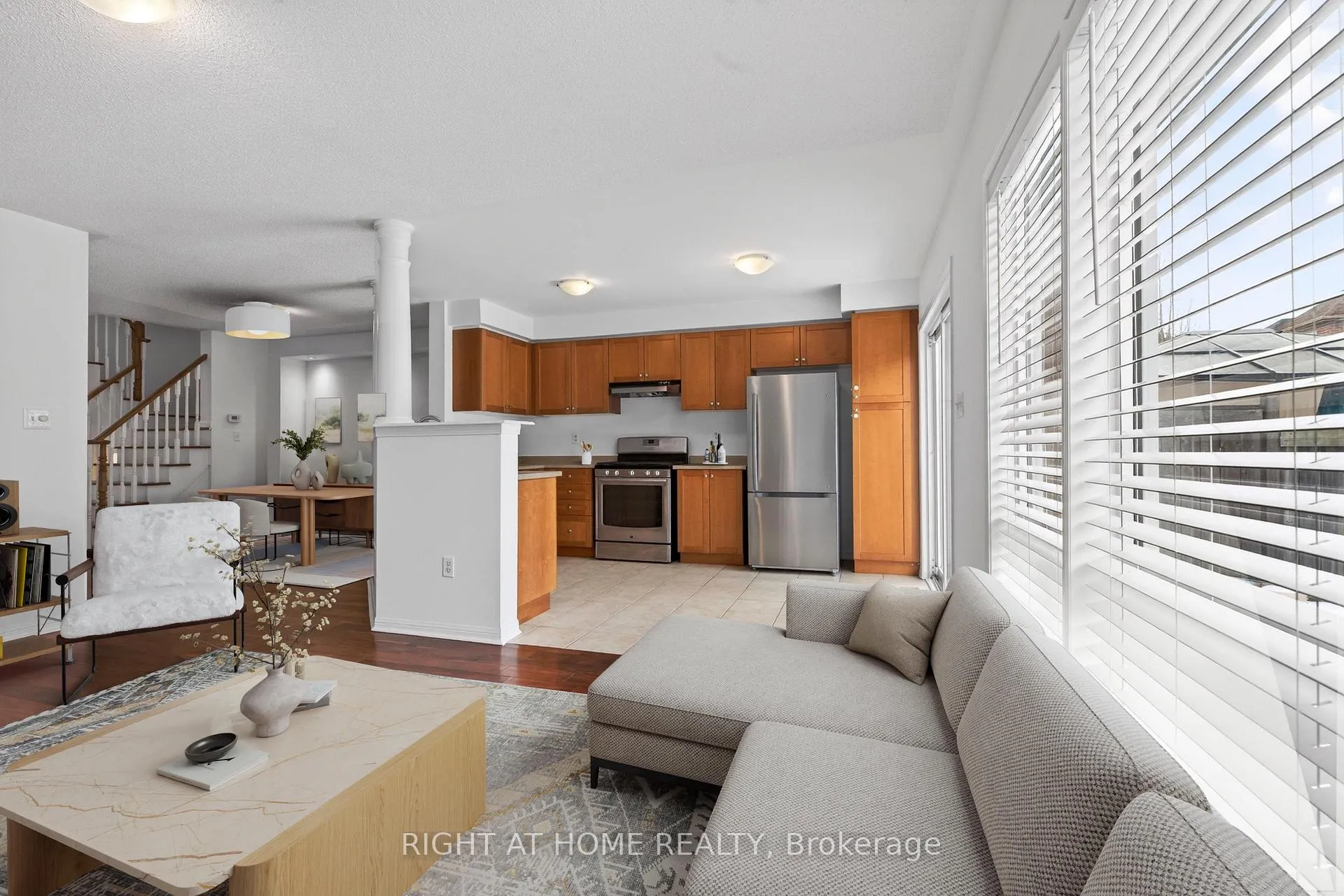 Photo 10 of 4063 Donnic Drive, Burlington, Alton — HOMEH
