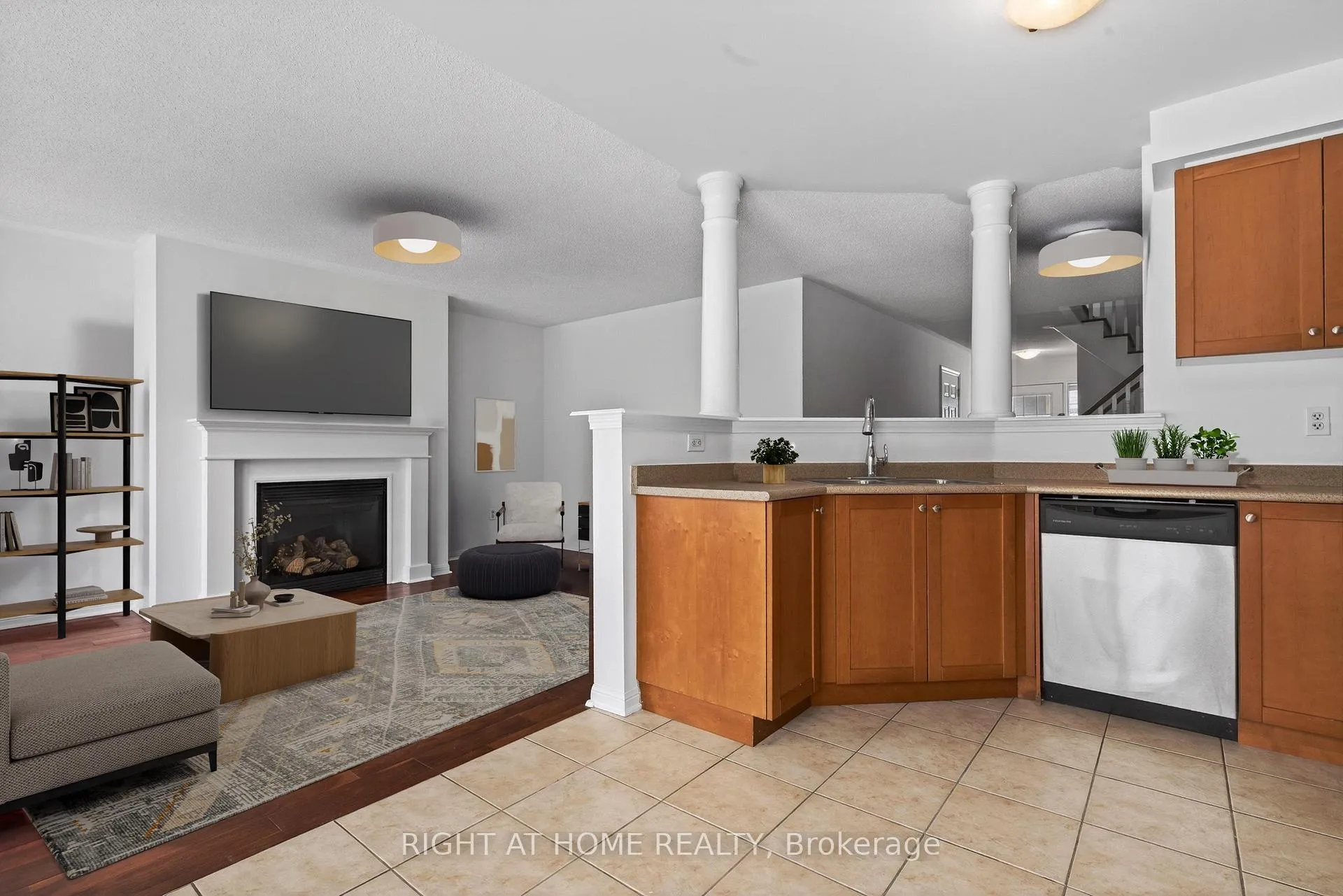 Photo 13 of 4063 Donnic Drive, Burlington, Alton — HOMEH