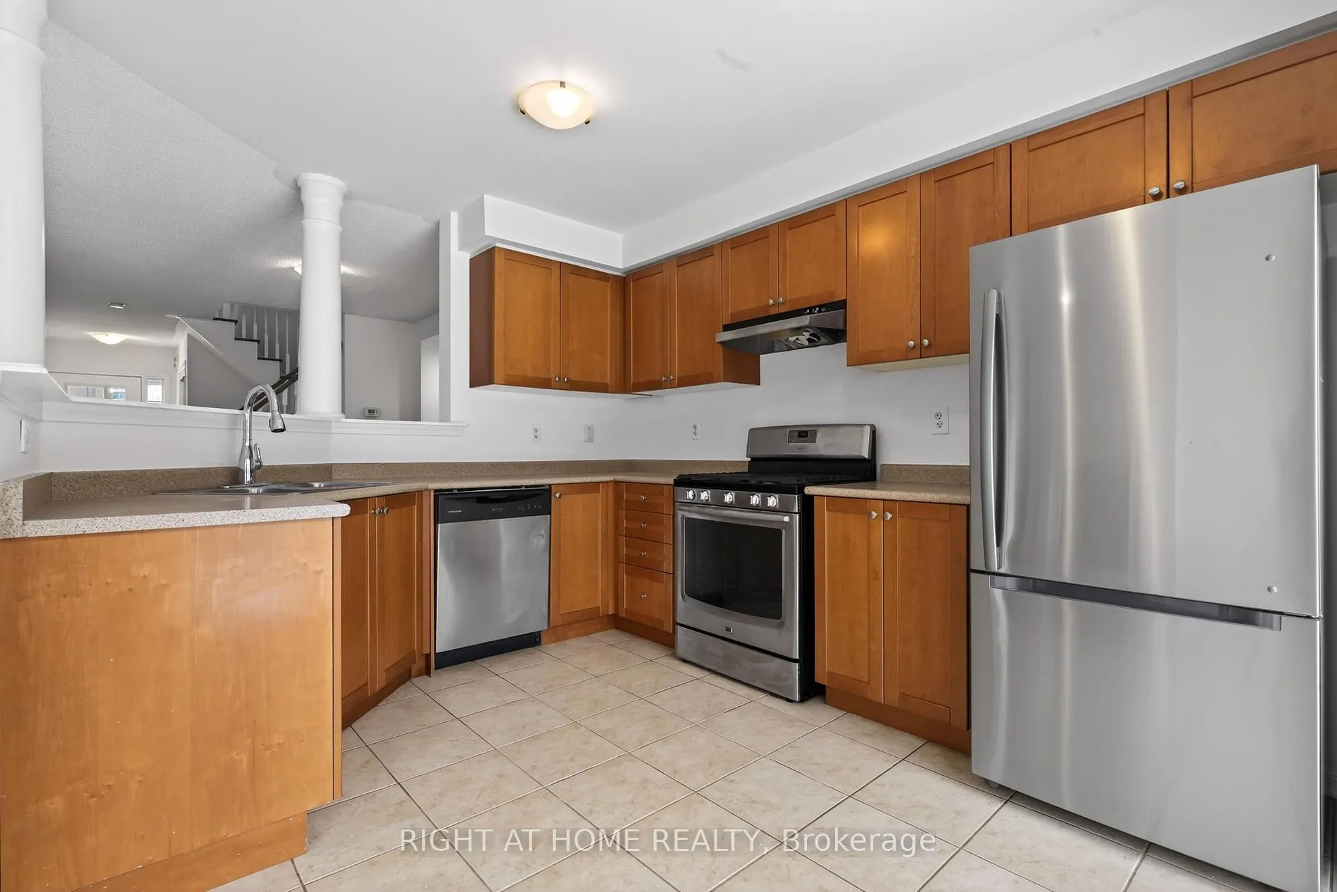 Photo 14 of 4063 Donnic Drive, Burlington, Alton — HOMEH