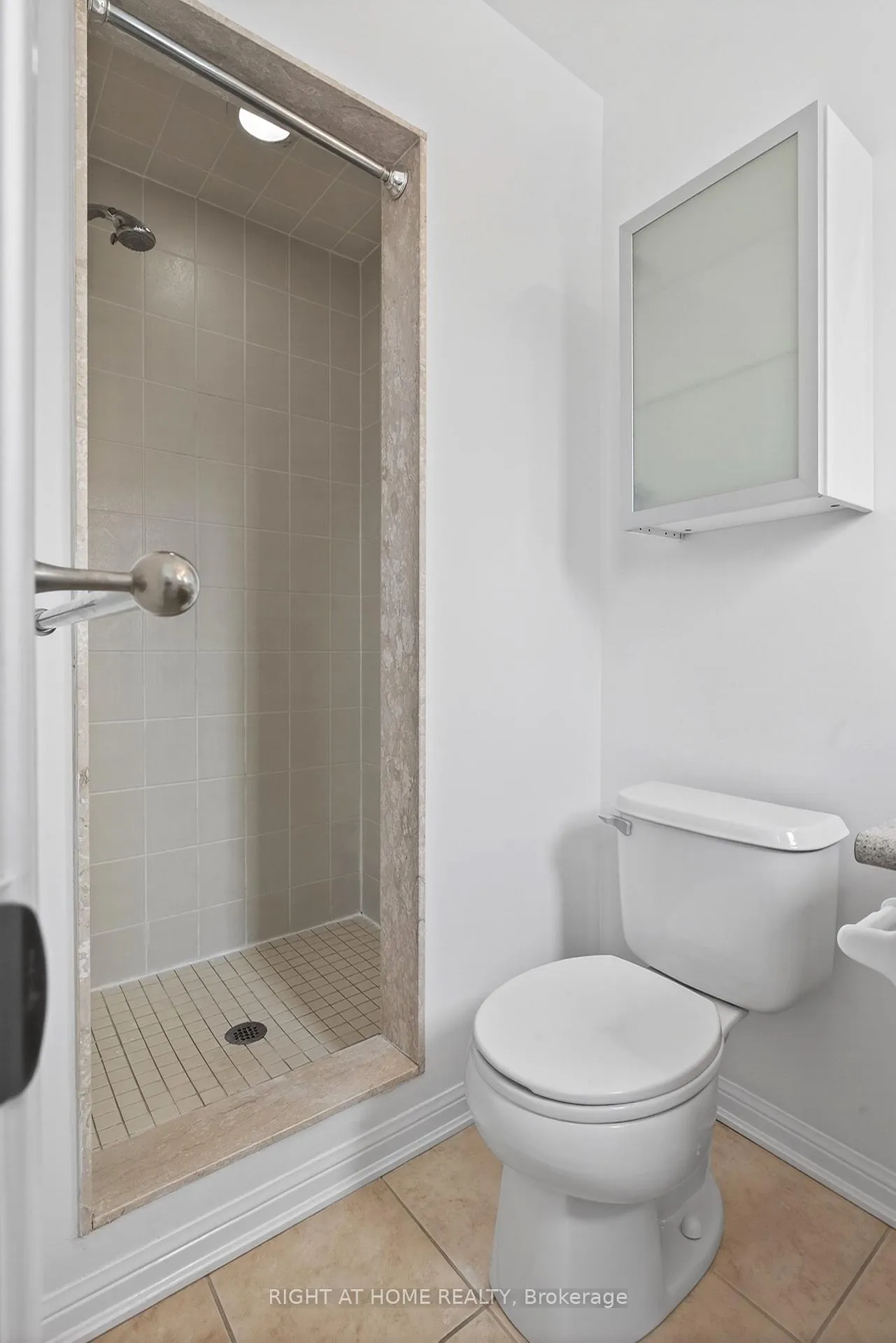 Photo 17 of 4063 Donnic Drive, Burlington, Alton — HOMEH