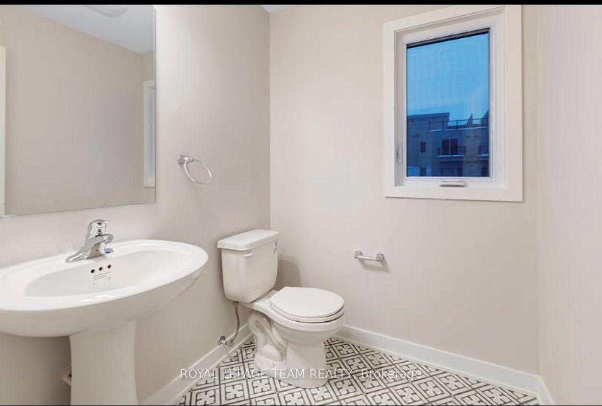 Photo 10 of 945 Mishi Private, Ottawa, CFB Rockcliffe and Area — HOMEH