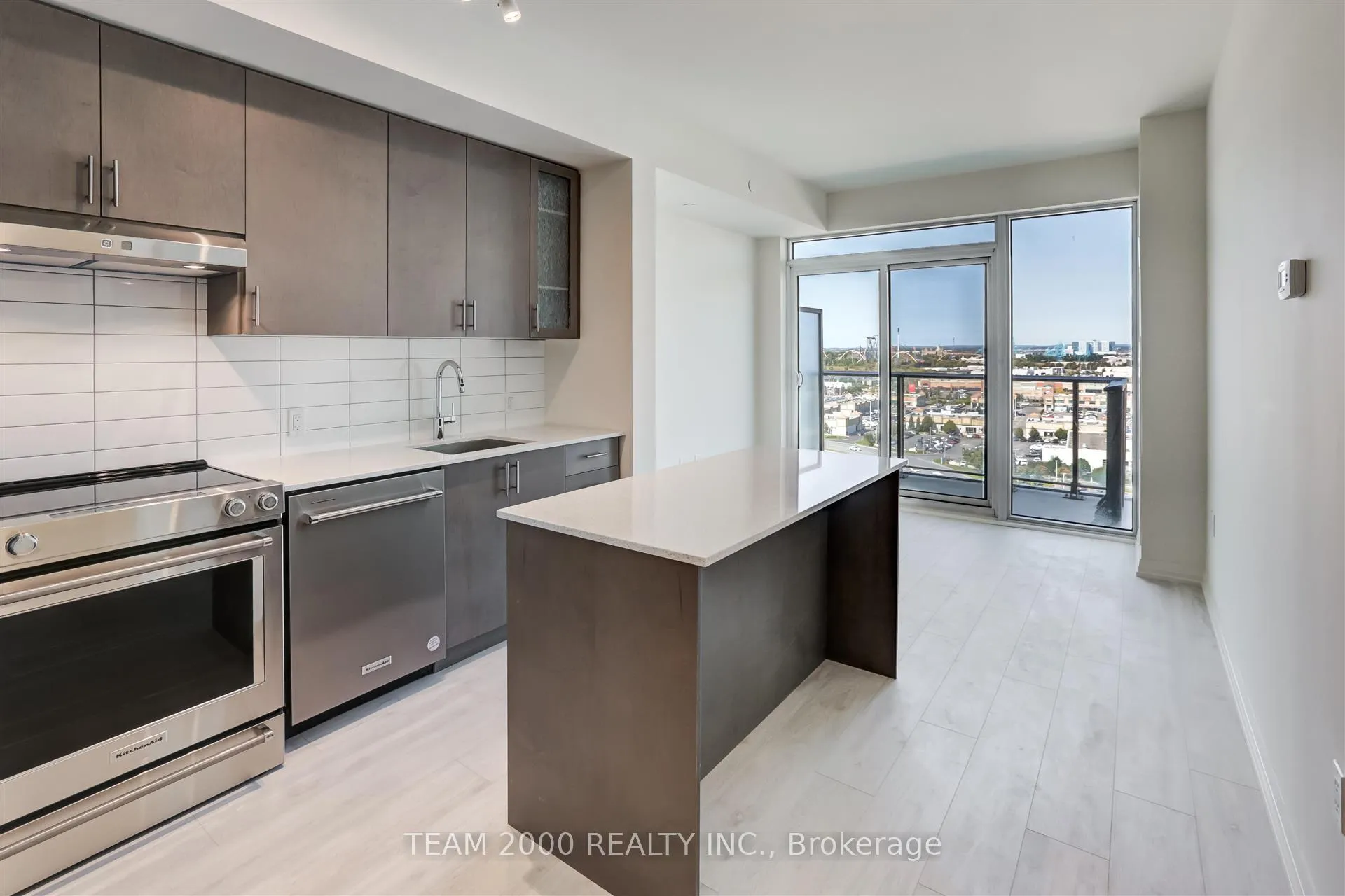 Photo 7 of Unit 1122, 9000 Jane Street, Vaughan, Vellore Village — HOMEH