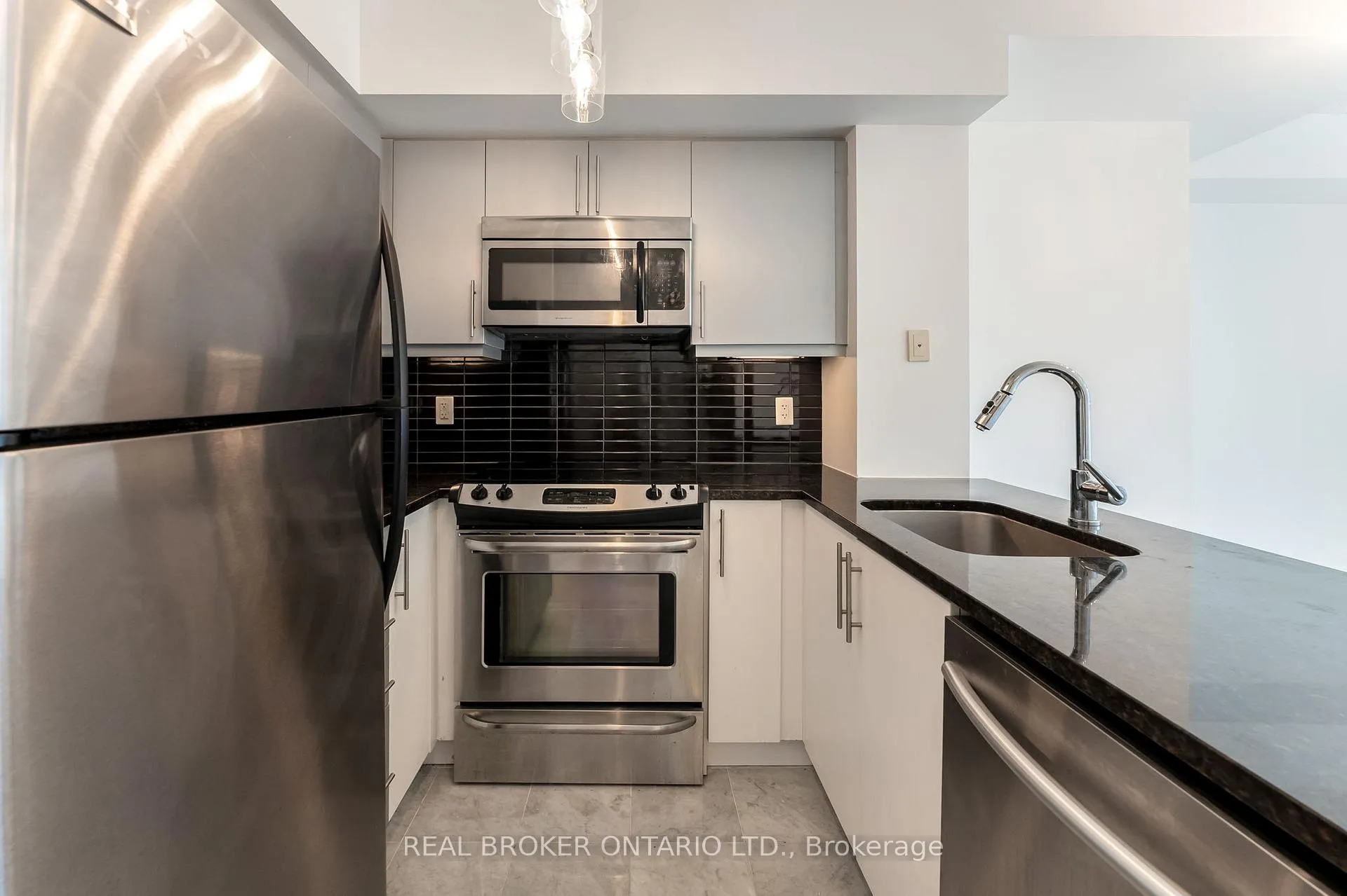 Photo 7 of Unit 1509, 83 Redpath Avenue, Toronto, Mount Pleasant West — HOMEH