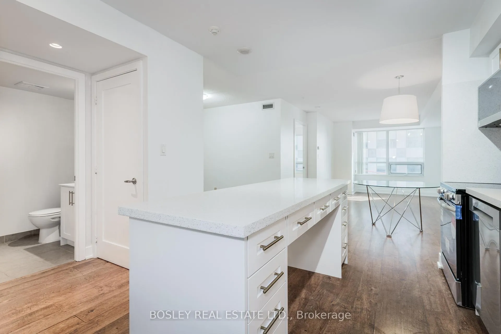 Photo 5 of Unit 311, 20 Blue Jays Way, Toronto, Waterfront Communities — HOMEH