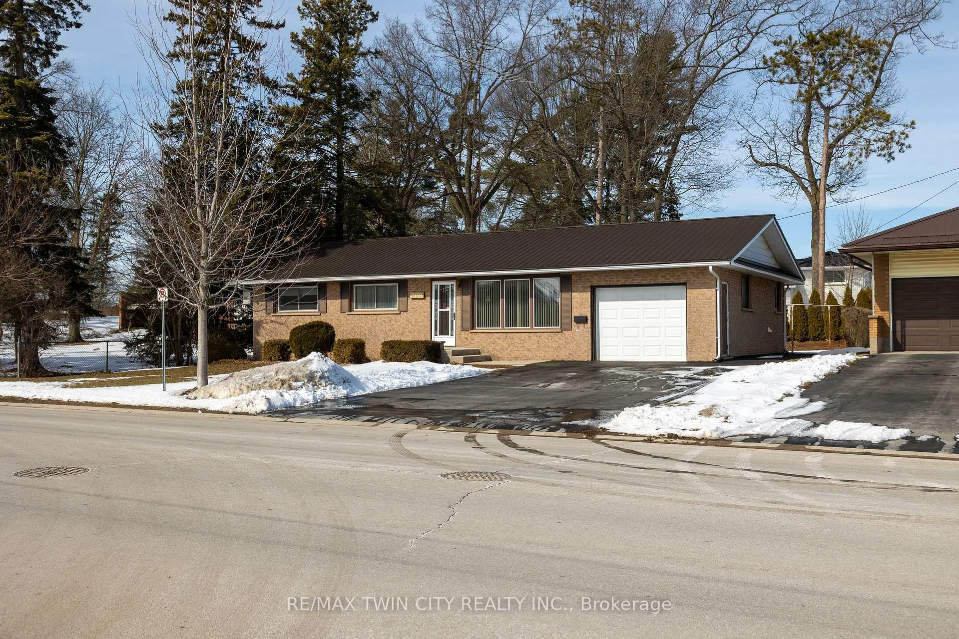 Photo 1 of 209 Argyle Avenue, Norfolk, Delhi — HOMEH