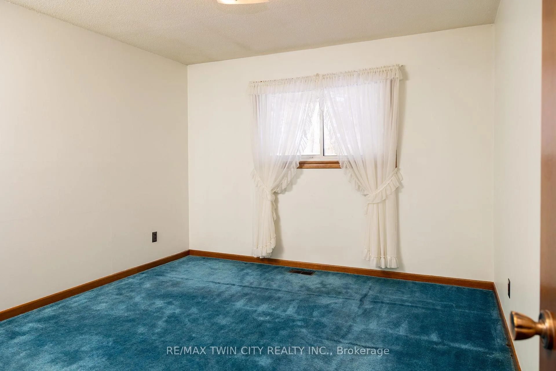 Photo 16 of 209 Argyle Avenue, Norfolk, Delhi — HOMEH