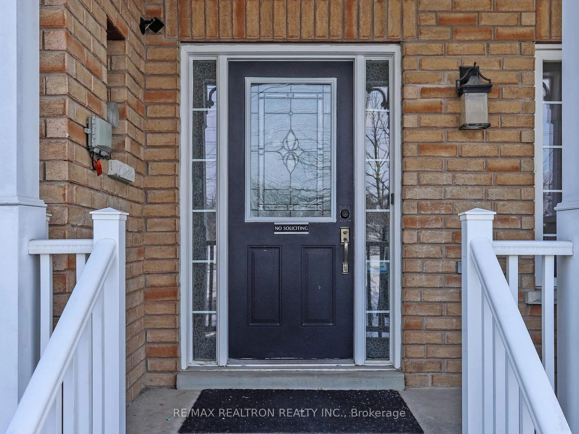 Photo 4 of 90 Shrewsbury Drive, Whitby, Brooklin — HOMEH