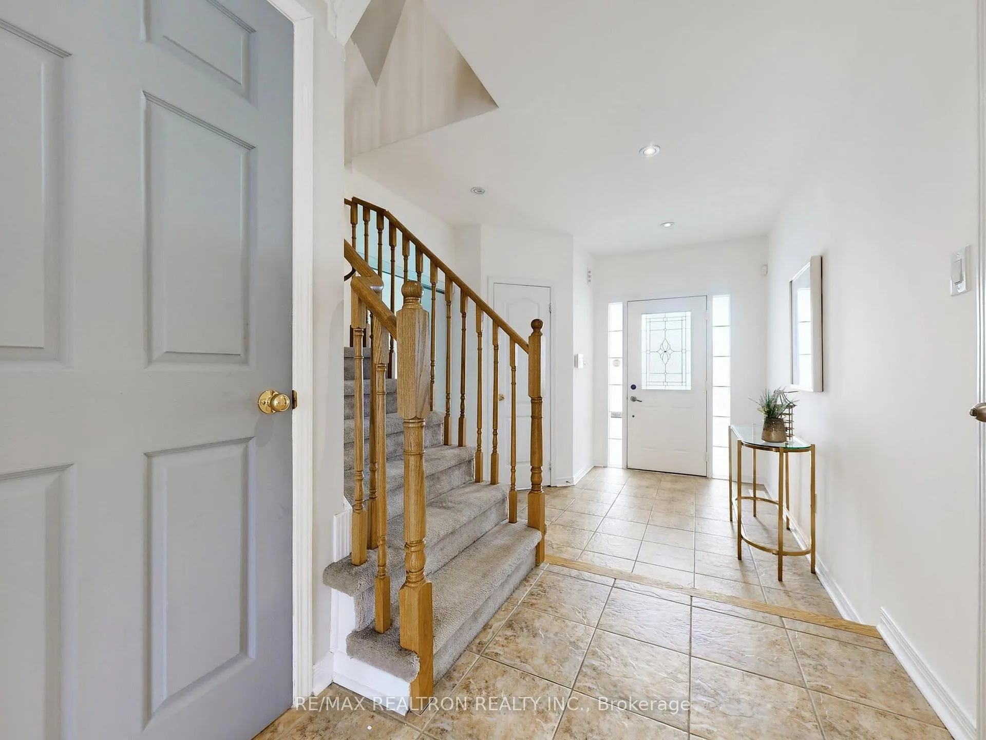 Photo 6 of 90 Shrewsbury Drive, Whitby, Brooklin — HOMEH