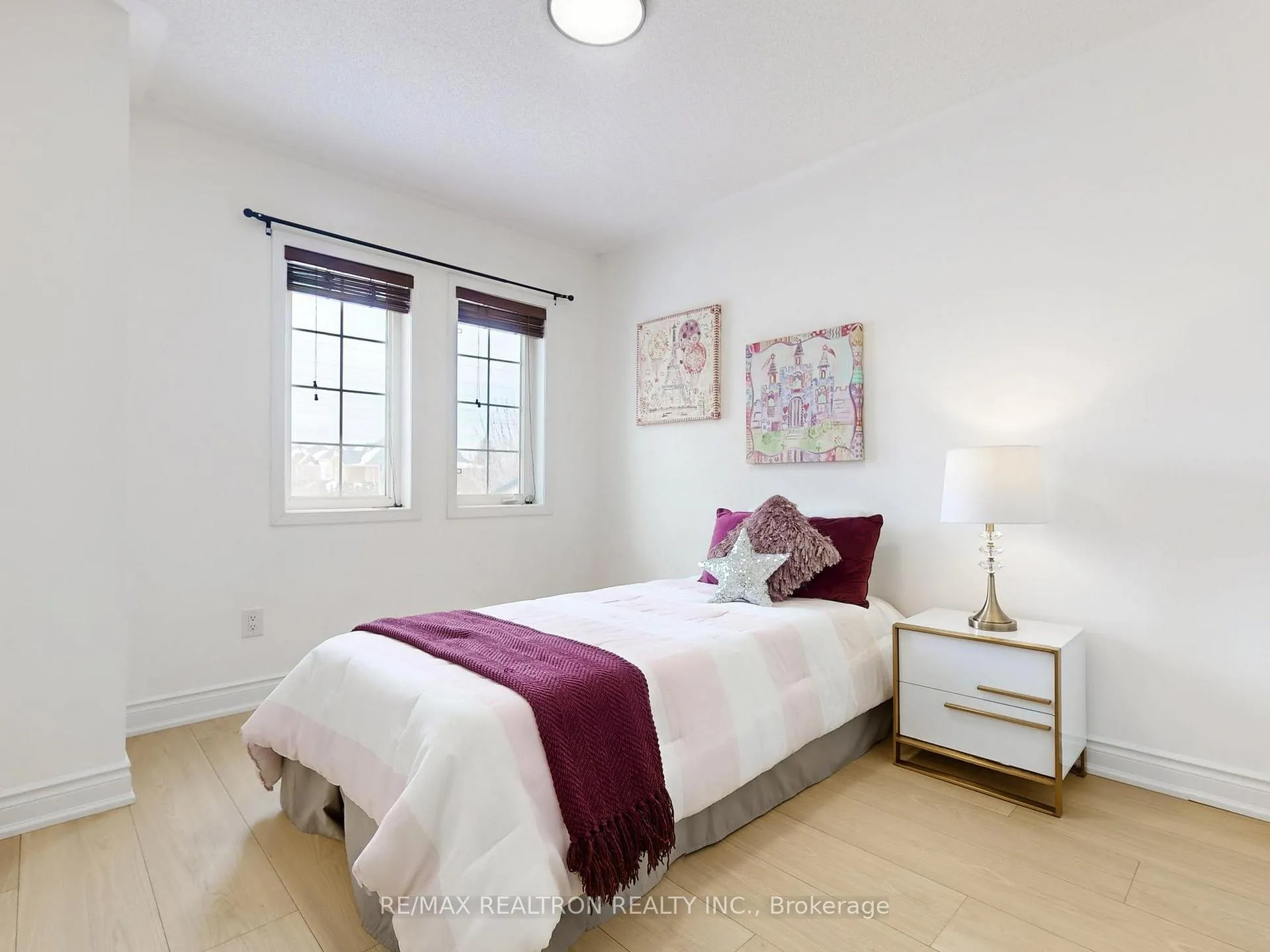 Photo 34 of 90 Shrewsbury Drive, Whitby, Brooklin — HOMEH
