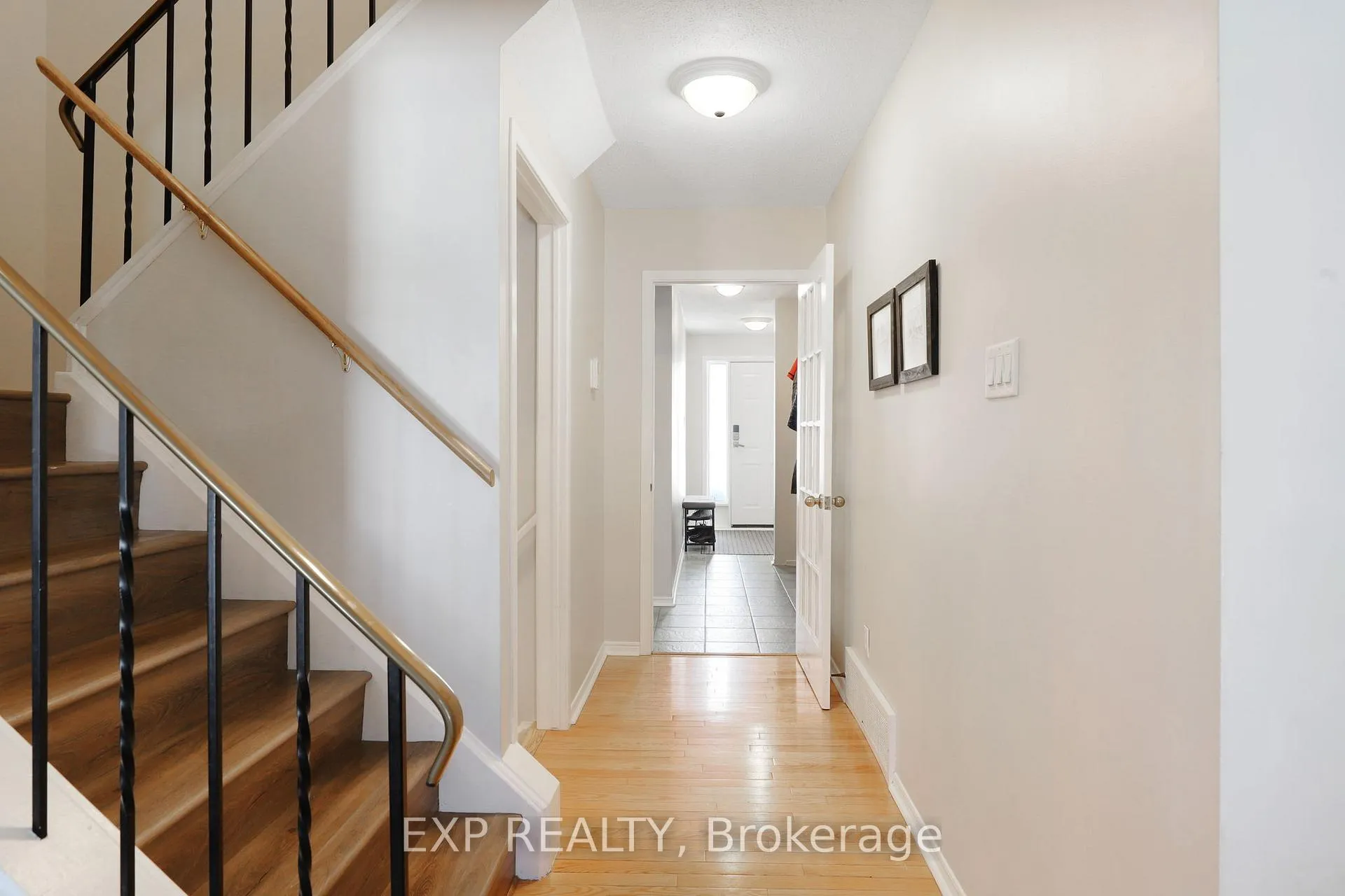 Photo 6 of 39 Barra Avenue, Ottawa, Kanata - Glencairn/Hazeldean — HOMEH