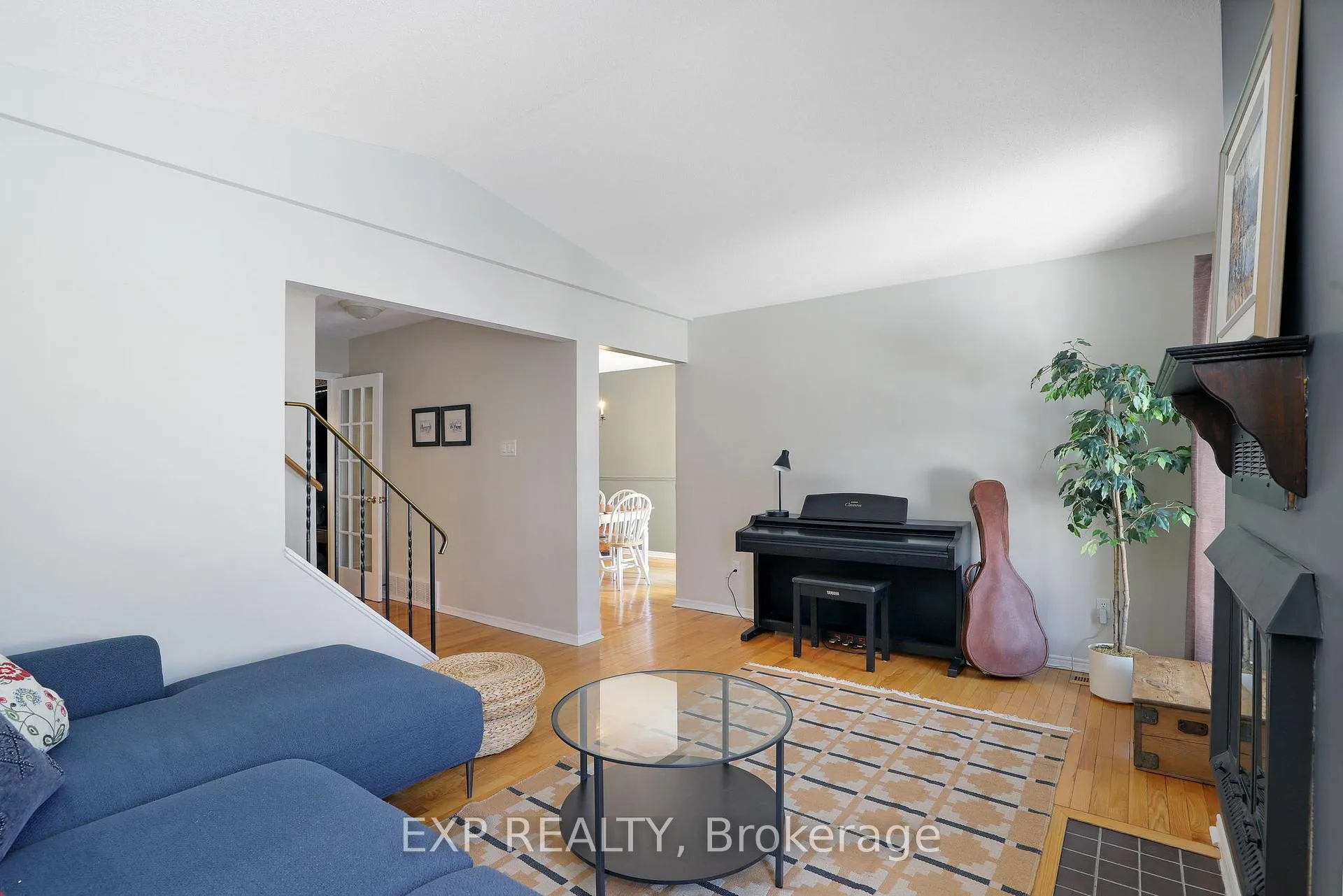 Photo 9 of 39 Barra Avenue, Ottawa, Kanata - Glencairn/Hazeldean — HOMEH