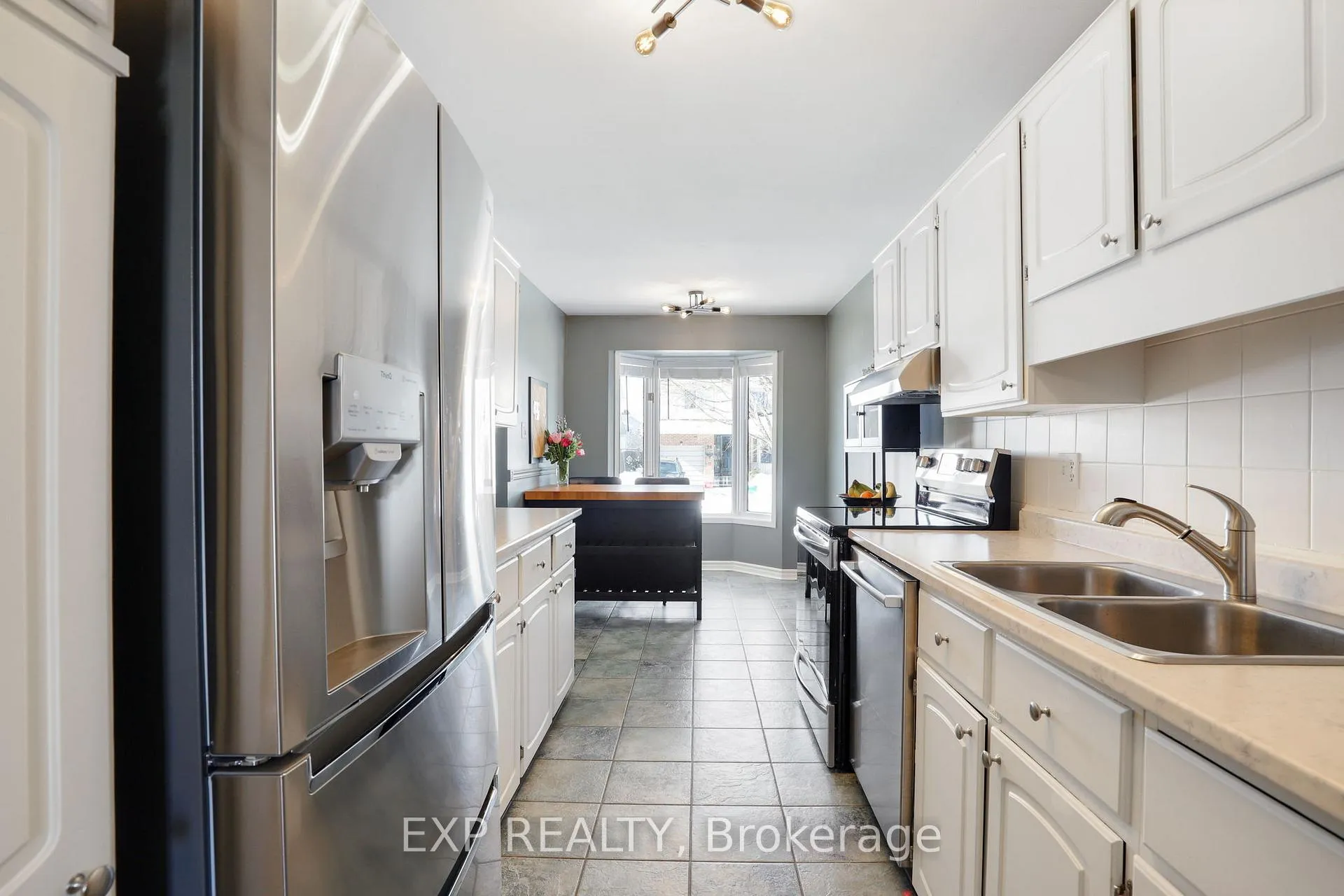 Photo 12 of 39 Barra Avenue, Ottawa, Kanata - Glencairn/Hazeldean — HOMEH