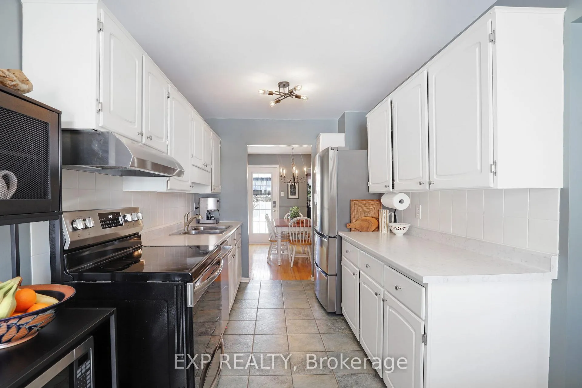 Photo 15 of 39 Barra Avenue, Ottawa, Kanata - Glencairn/Hazeldean — HOMEH