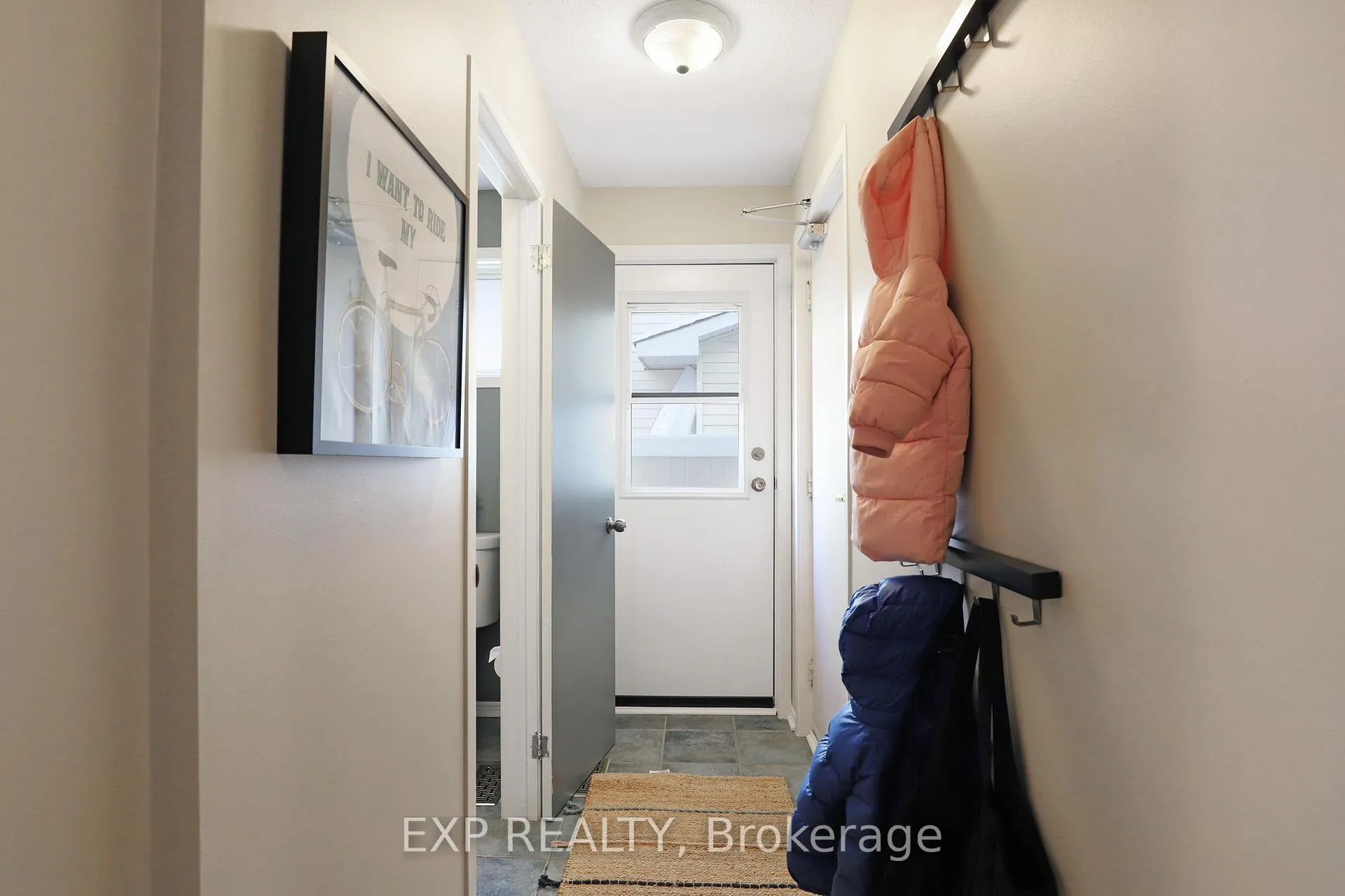 Photo 18 of 39 Barra Avenue, Ottawa, Kanata - Glencairn/Hazeldean — HOMEH