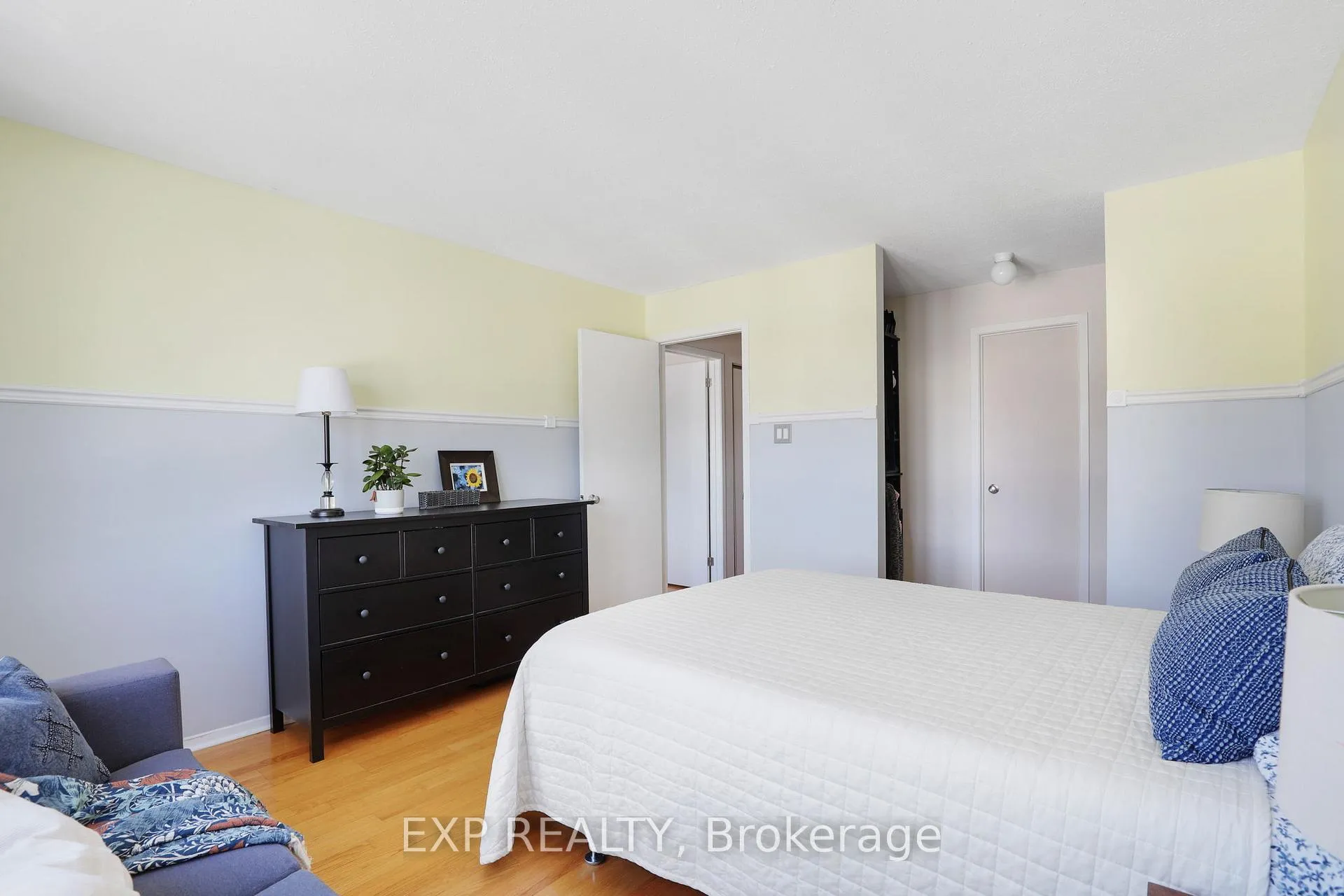 Photo 21 of 39 Barra Avenue, Ottawa, Kanata - Glencairn/Hazeldean — HOMEH