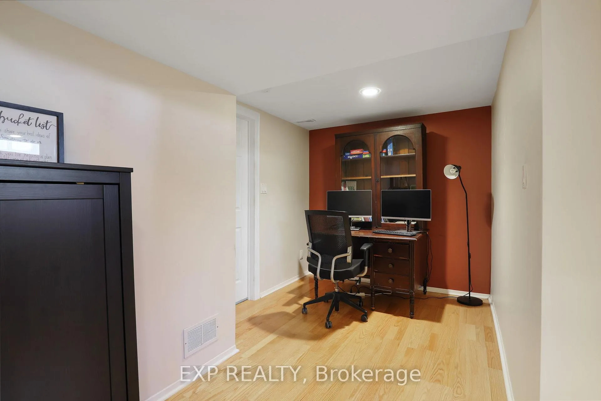Photo 29 of 39 Barra Avenue, Ottawa, Kanata - Glencairn/Hazeldean — HOMEH