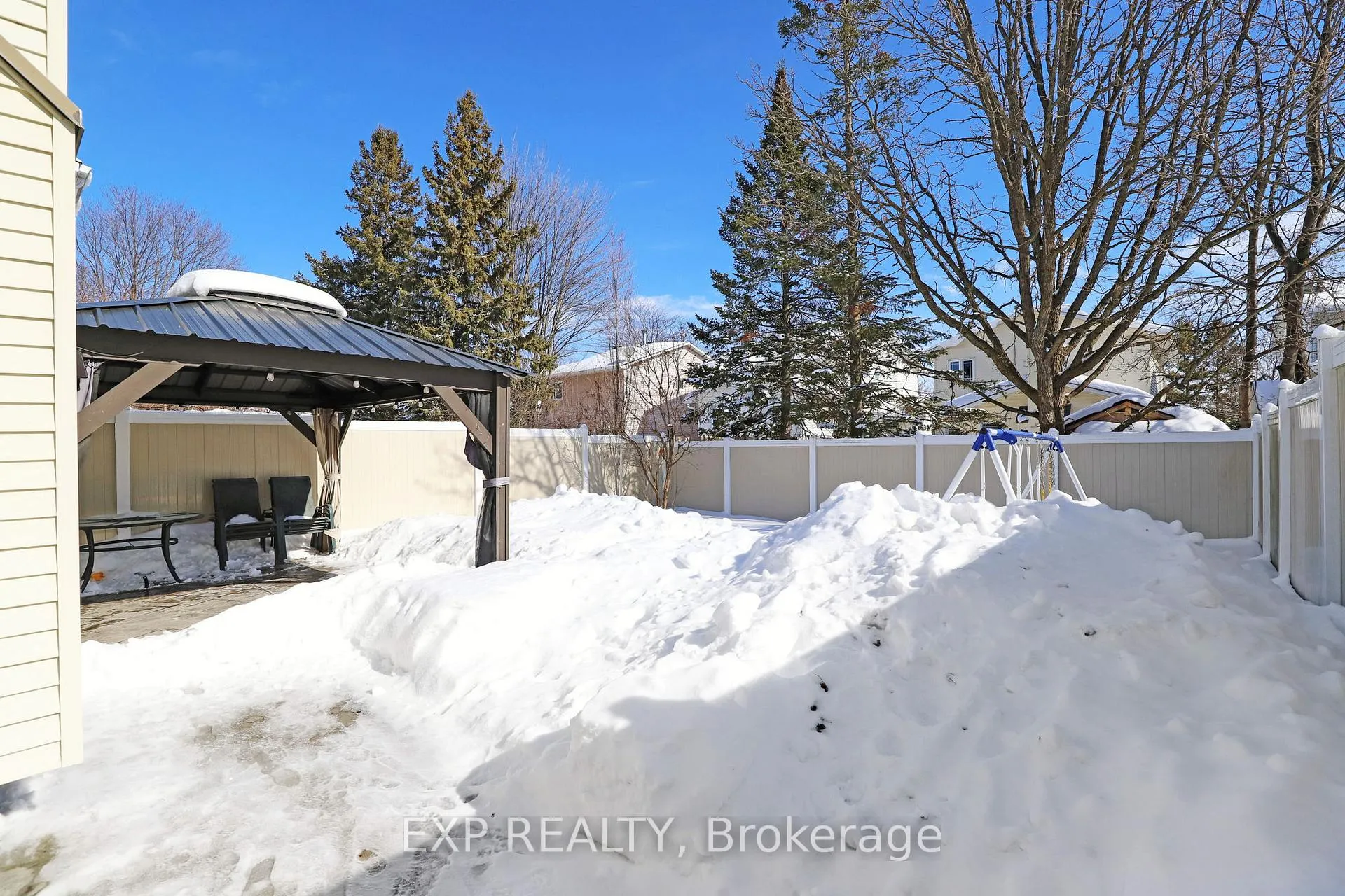 Photo 30 of 39 Barra Avenue, Ottawa, Kanata - Glencairn/Hazeldean — HOMEH