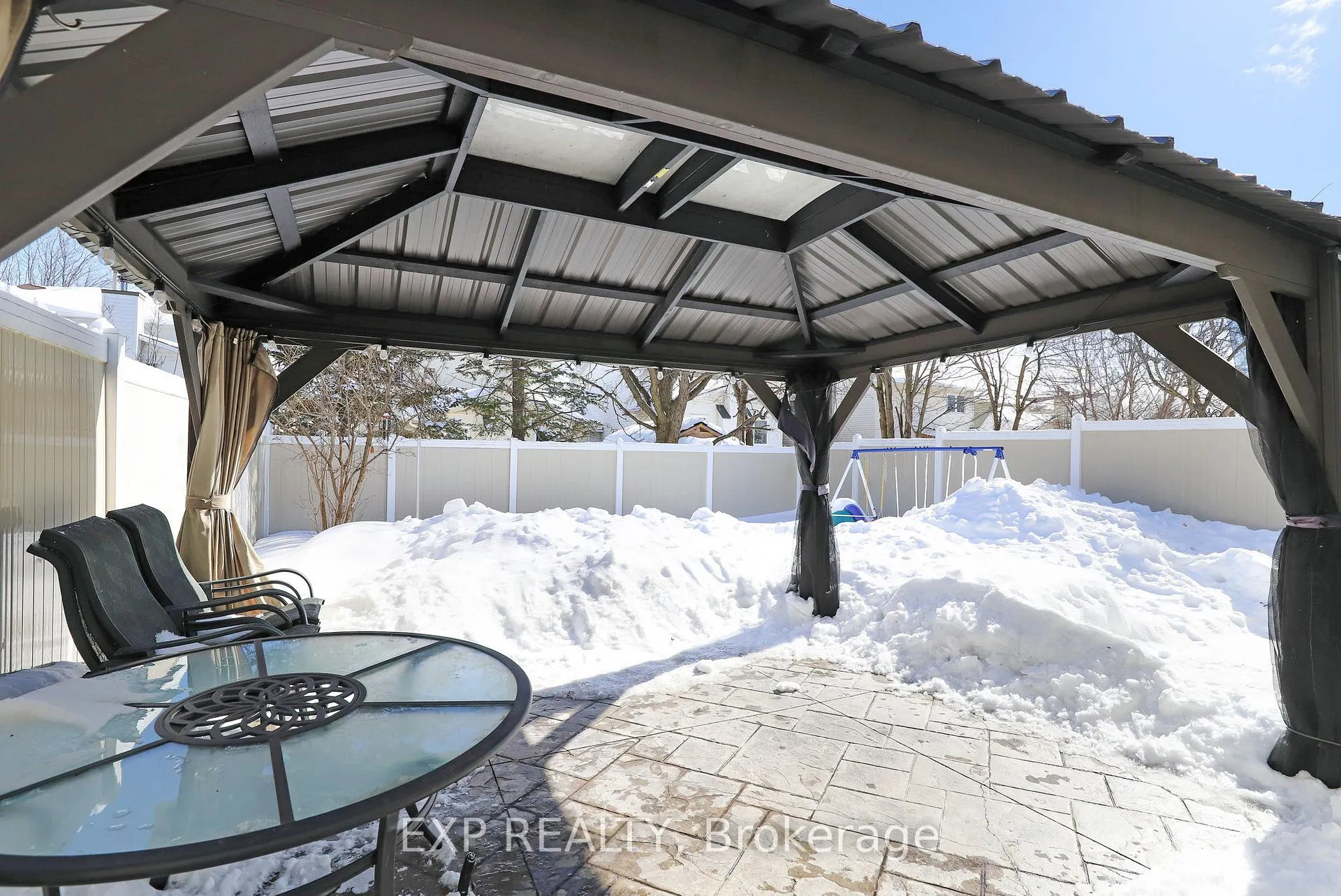 Photo 31 of 39 Barra Avenue, Ottawa, Kanata - Glencairn/Hazeldean — HOMEH