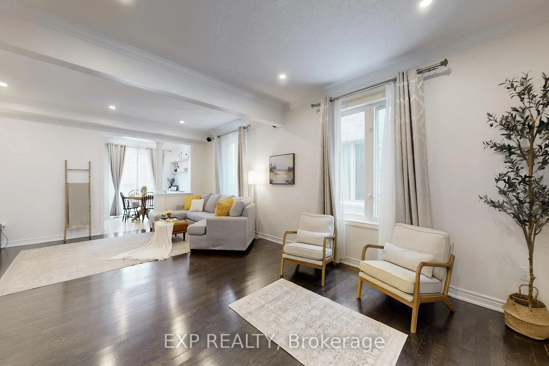 Photo 5 of 61 Buchanan Crescent, Brampton, Credit Valley — HOMEH