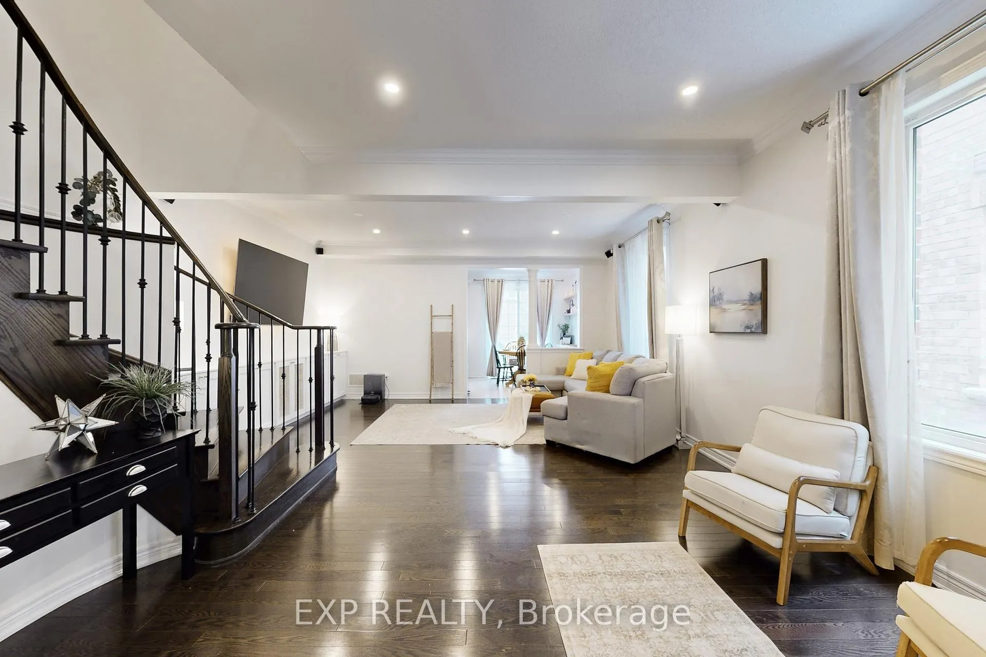 Photo 6 of 61 Buchanan Crescent, Brampton, Credit Valley — HOMEH